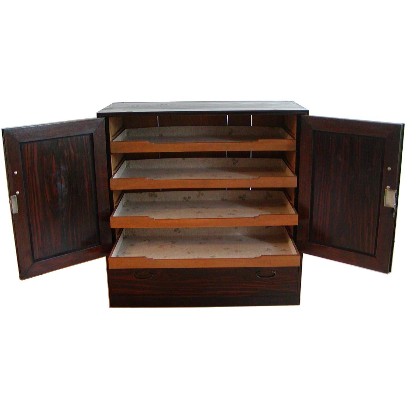 20th Century Large Japanese Rosewood Taisho 3-Section Tansu Clothing Storage Chest For Sale