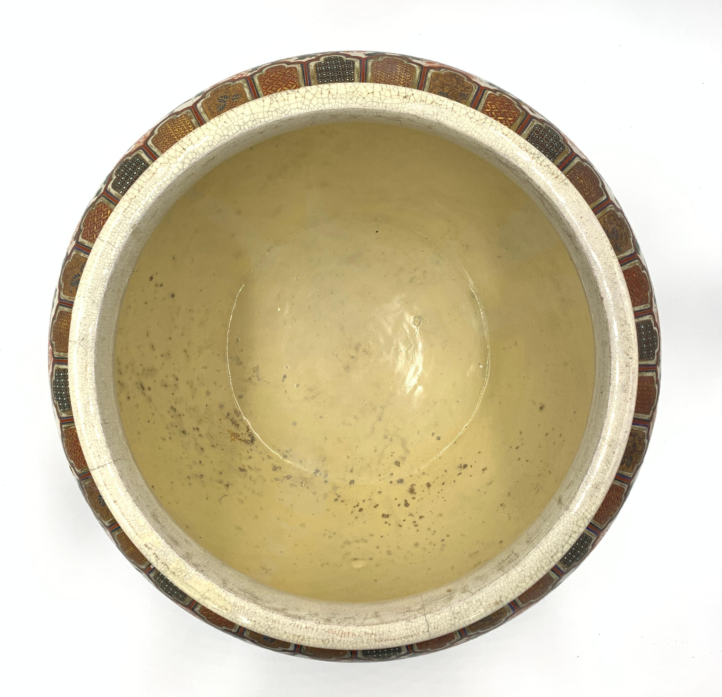 Large Japanese Satsuma Bowl, 19th Century For Sale 5