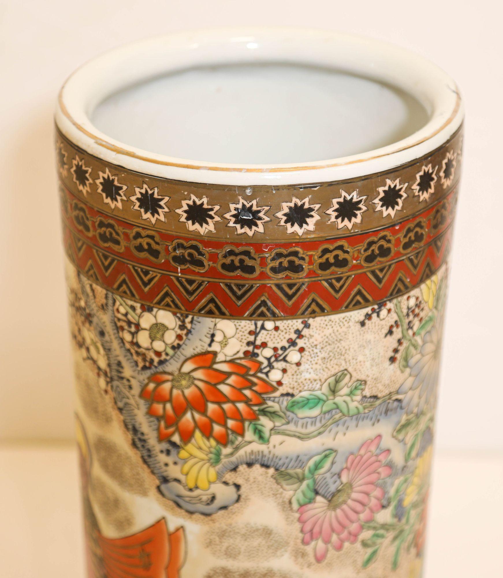 Grand vase de sol en céramique japonaise Satsuma Umbrella Stand en vente 6