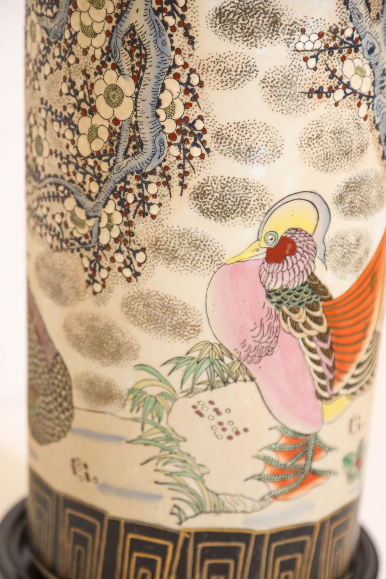 Grand vase de sol en céramique japonaise Satsuma Umbrella Stand Bon état - En vente à North Hollywood, CA
