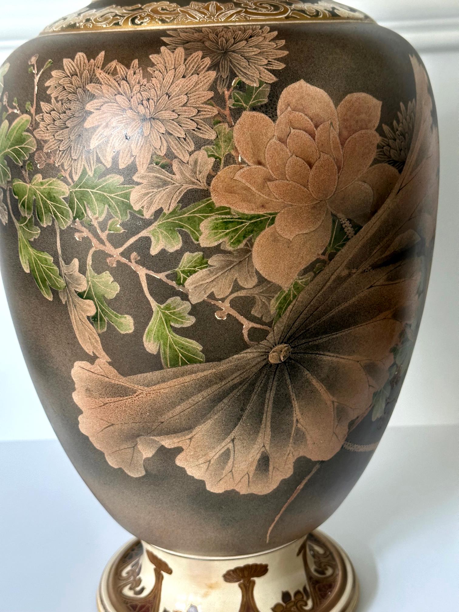 Grand vase japonais en céramique Satsuma de Kinkozan en vente 1