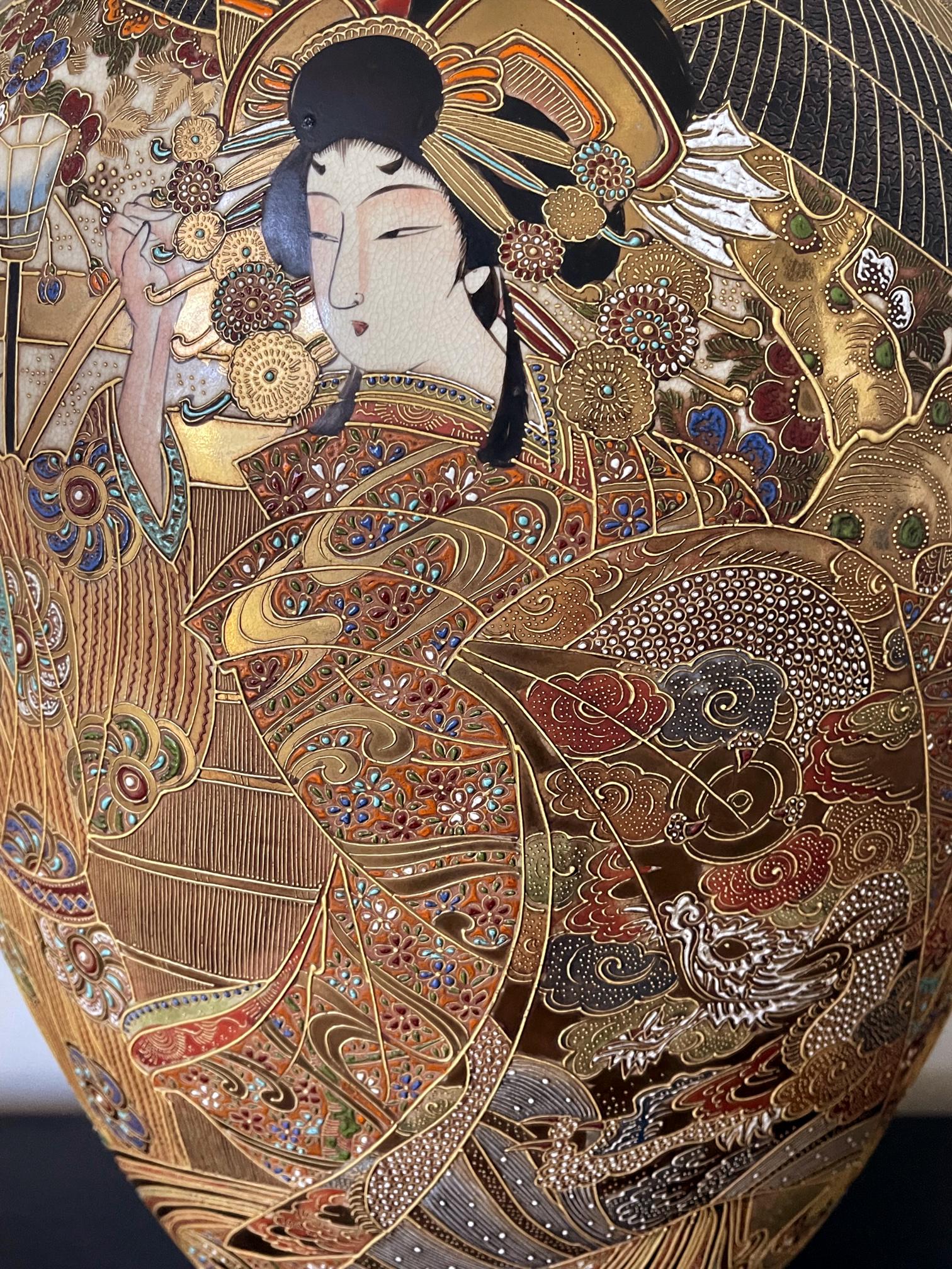 Large Japanese Satsuma Ceramic Moriage Vase Kinkozan 3