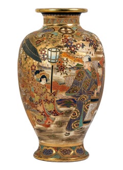 Large Japanese Satsuma Ceramic Moriage Vase Kinkozan