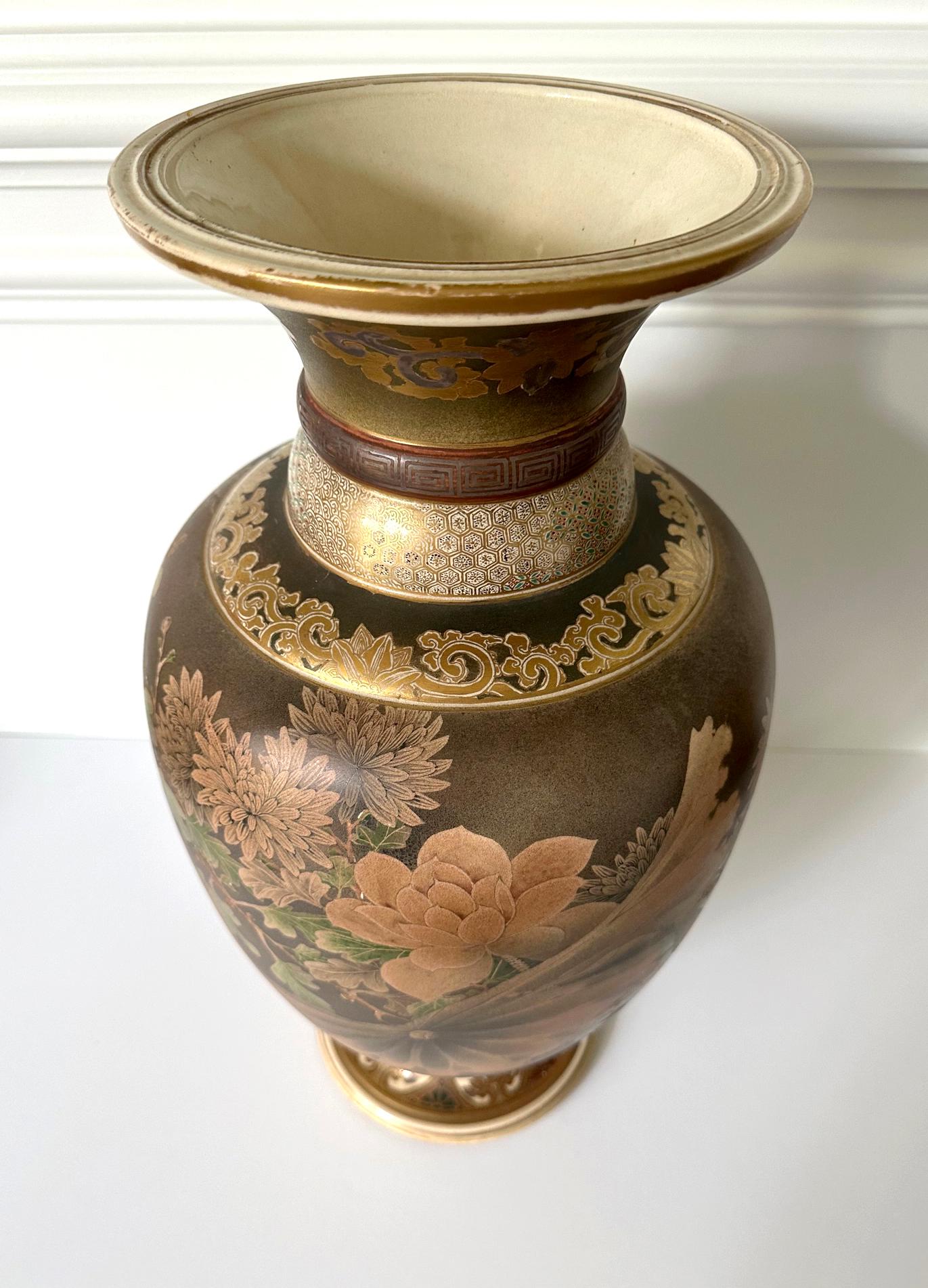 Large Japanese Satsuma Ceramic Vase Kinkozan For Sale 14
