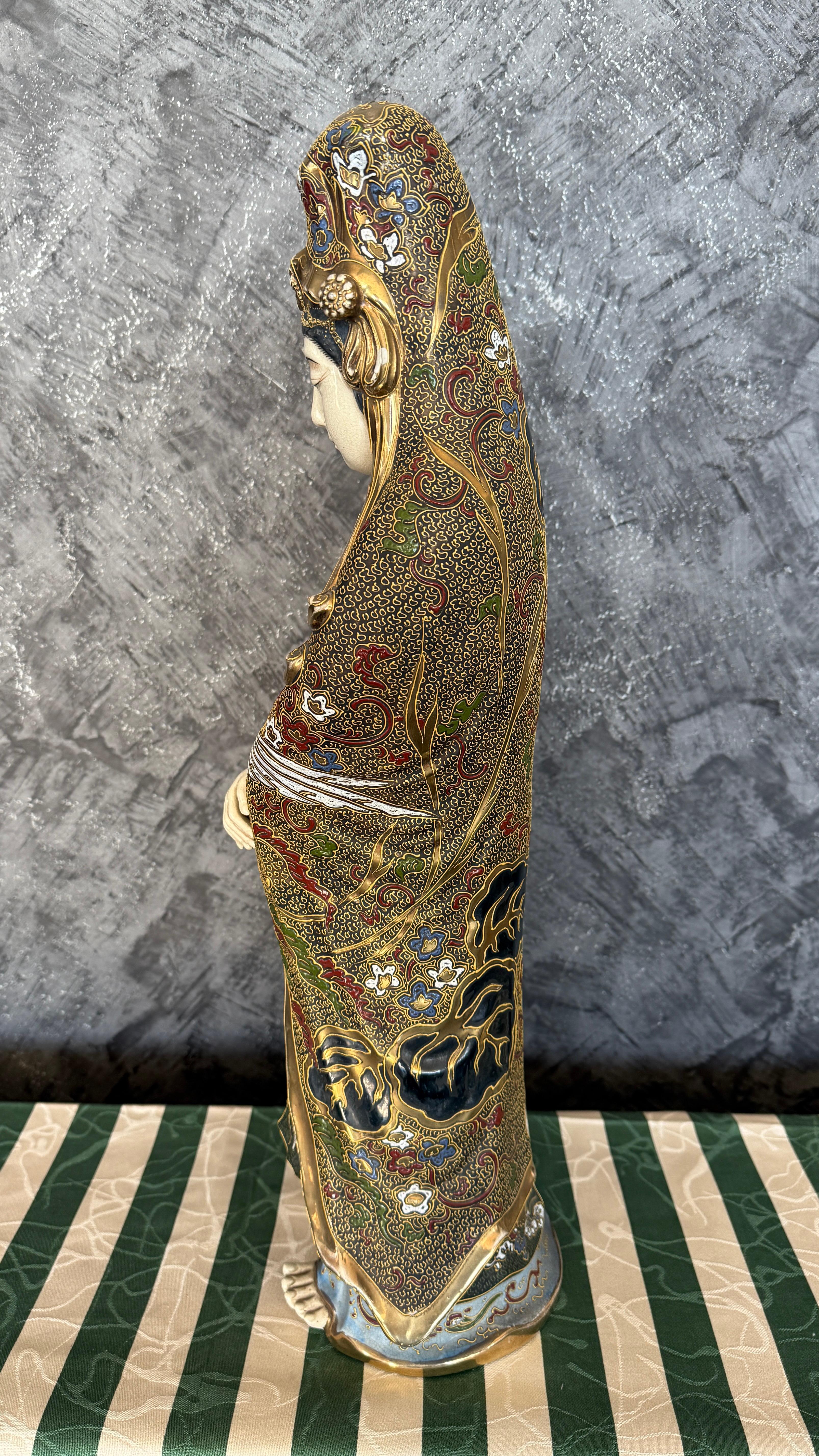 Gran estatua japonesa Satsuma Guanyin en Excelente estado para la venta en Chonburi, TH
