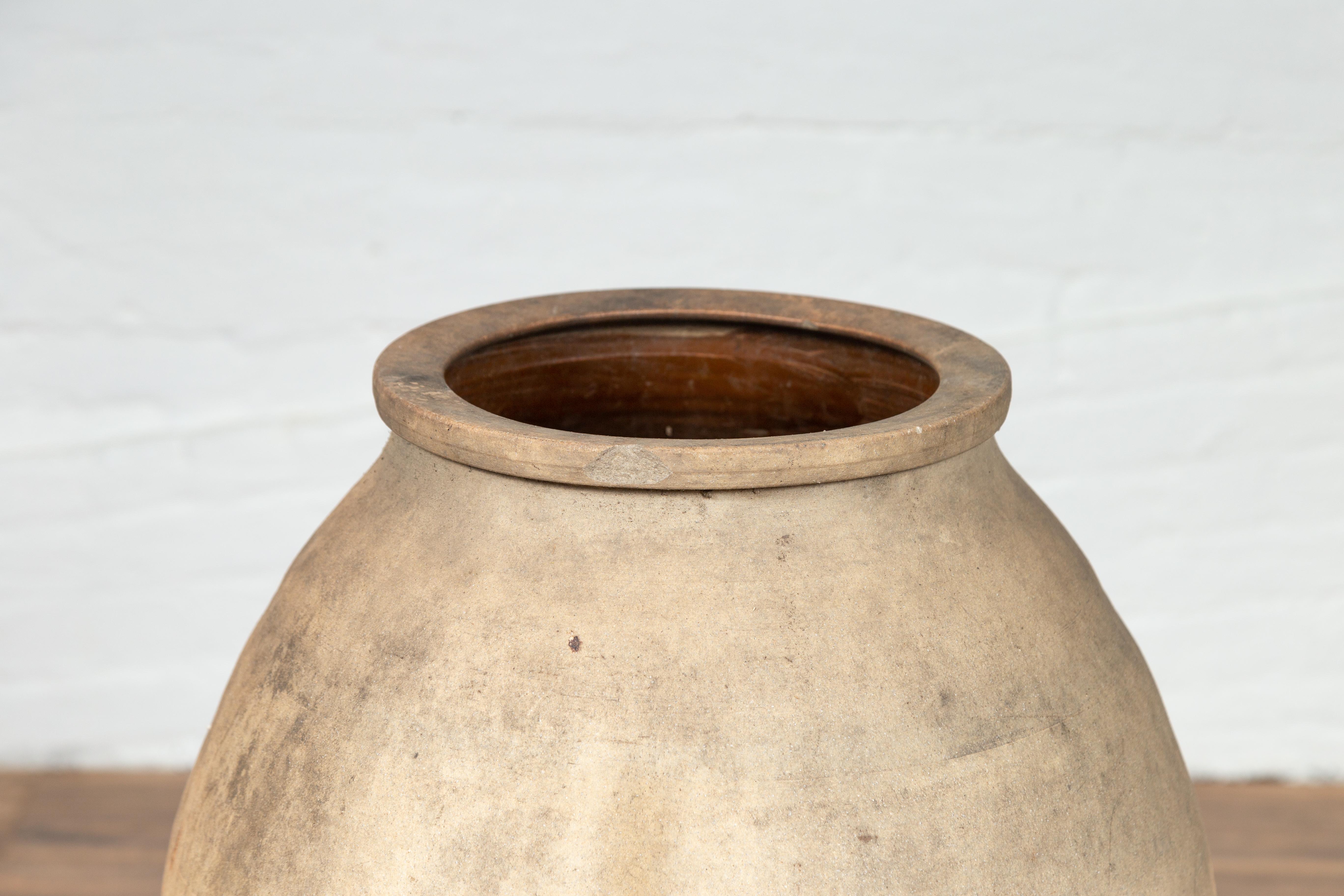 Large Japanese Shigaraki Stoneware Grain Storage Urn with Beige Sand Patina In Good Condition In Yonkers, NY