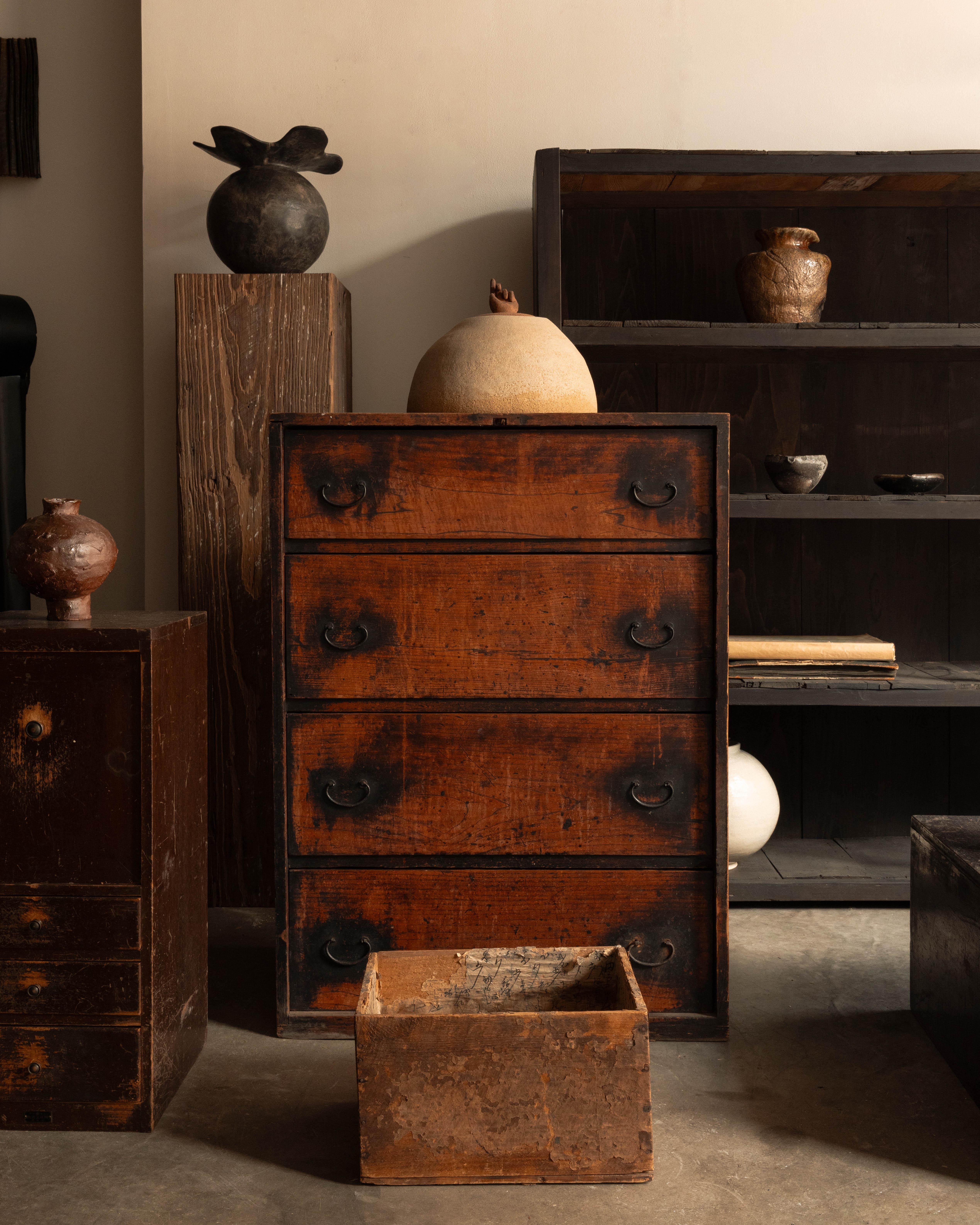 Gran Tansu Japonés con Estantería Abierta siglo XX en venta