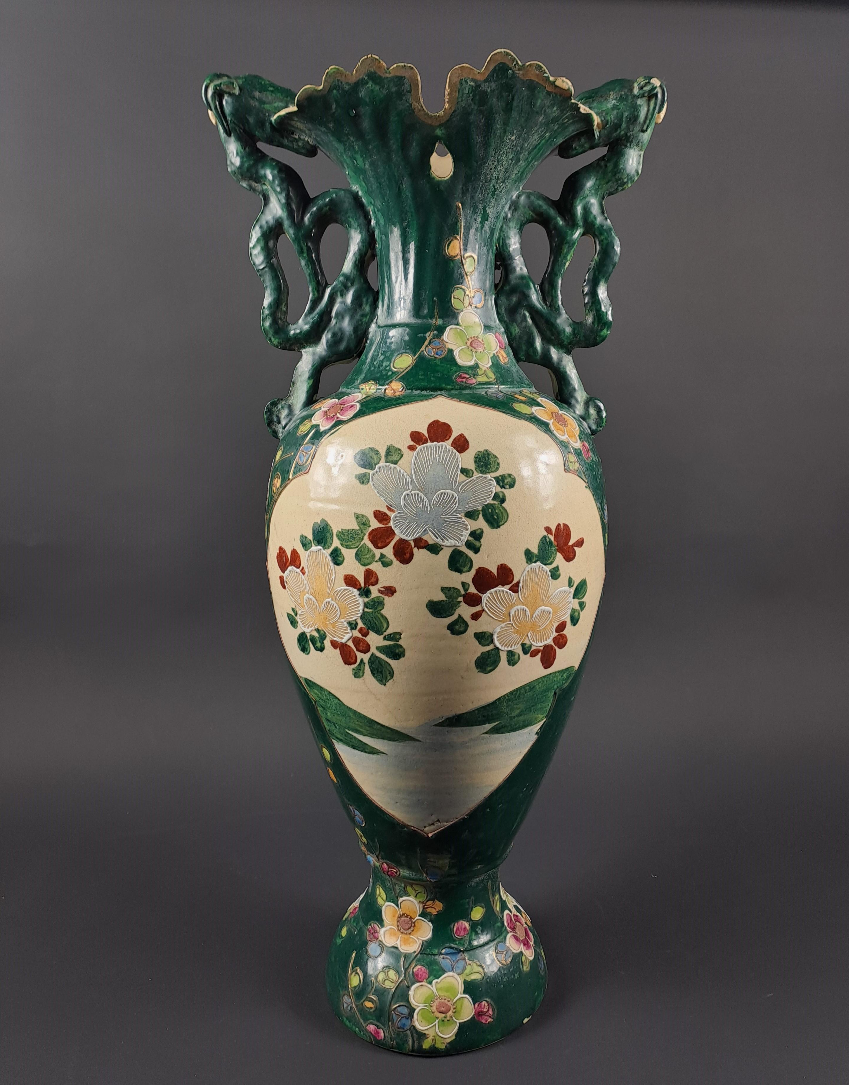 Grand vase japonais avec décor Geisha en vente 3