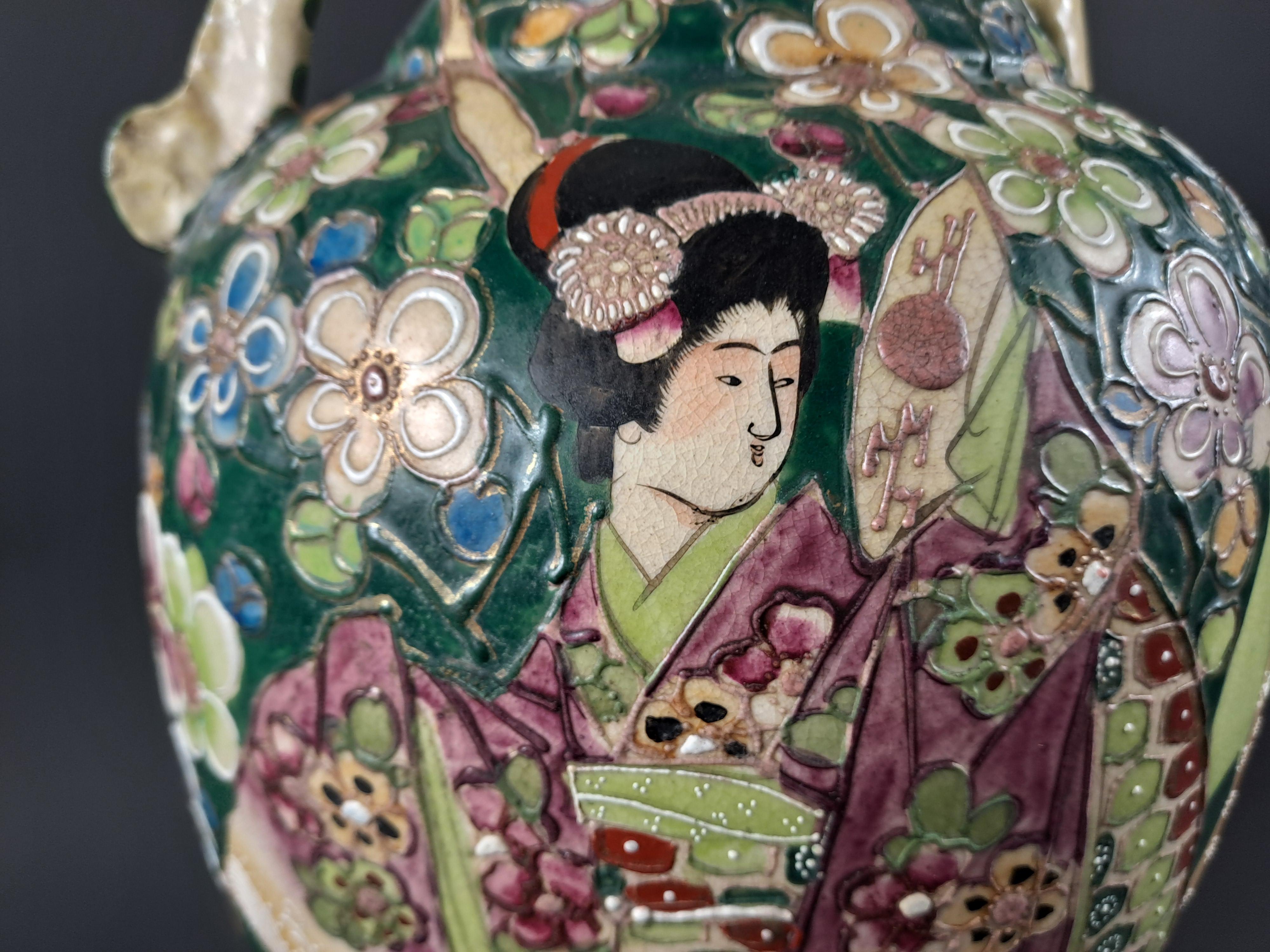 Grand vase japonais avec décor Geisha Bon état - En vente à BARSAC, FR