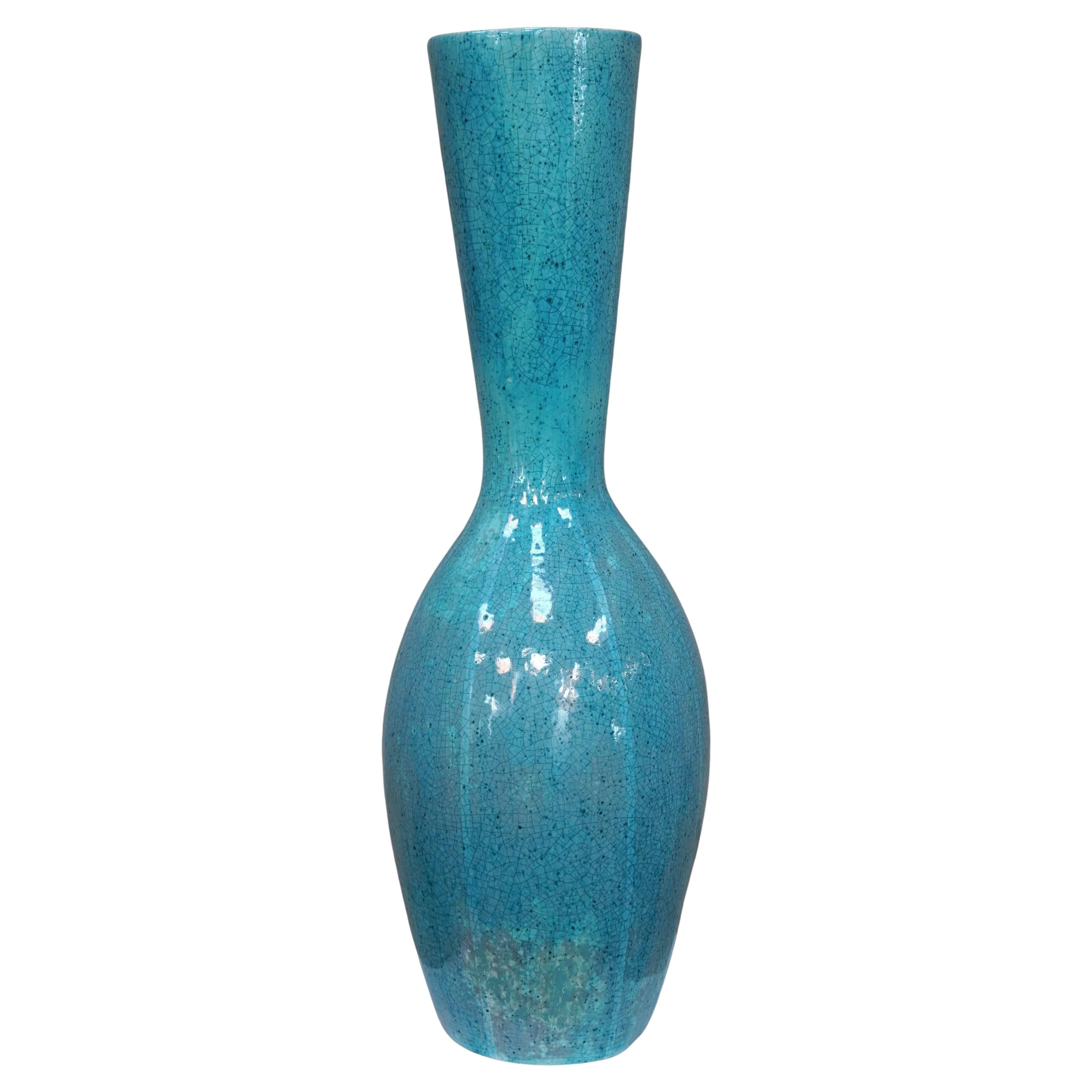 Vaso grande in ceramica Jaru of California con smalto blu craquelé in vendita