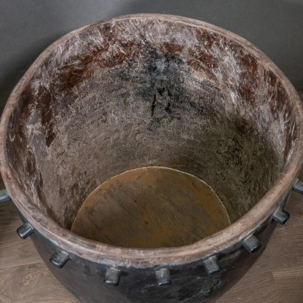 Primitive Large Javanese Drum Pot in Black Teak, Hand-Carved Ethnic Piece, 20th Century For Sale