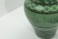 Grand vase-urne « Terre Mêlée » vert de Jean Gerbino, France, années 1930, 27,5 cm