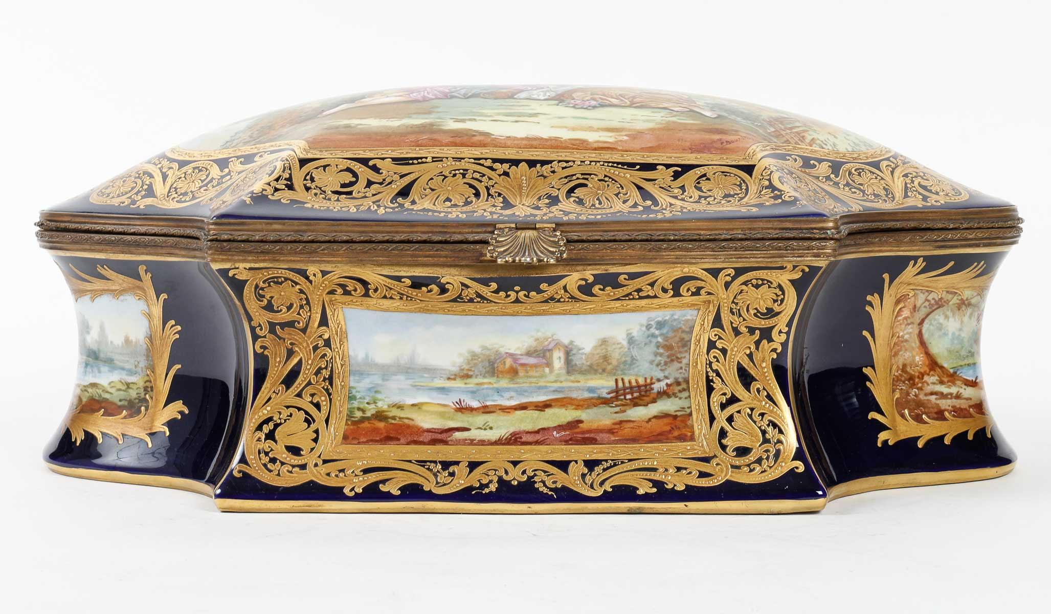 Large jewellery box in the taste of Sèvres, 19th century.

A Napoleon III period jewellery box, 19th century, in Sèvres style porcelain and gilt bronze mounting.

H: 17cm, W: 41.5cm, D: 25.5cm