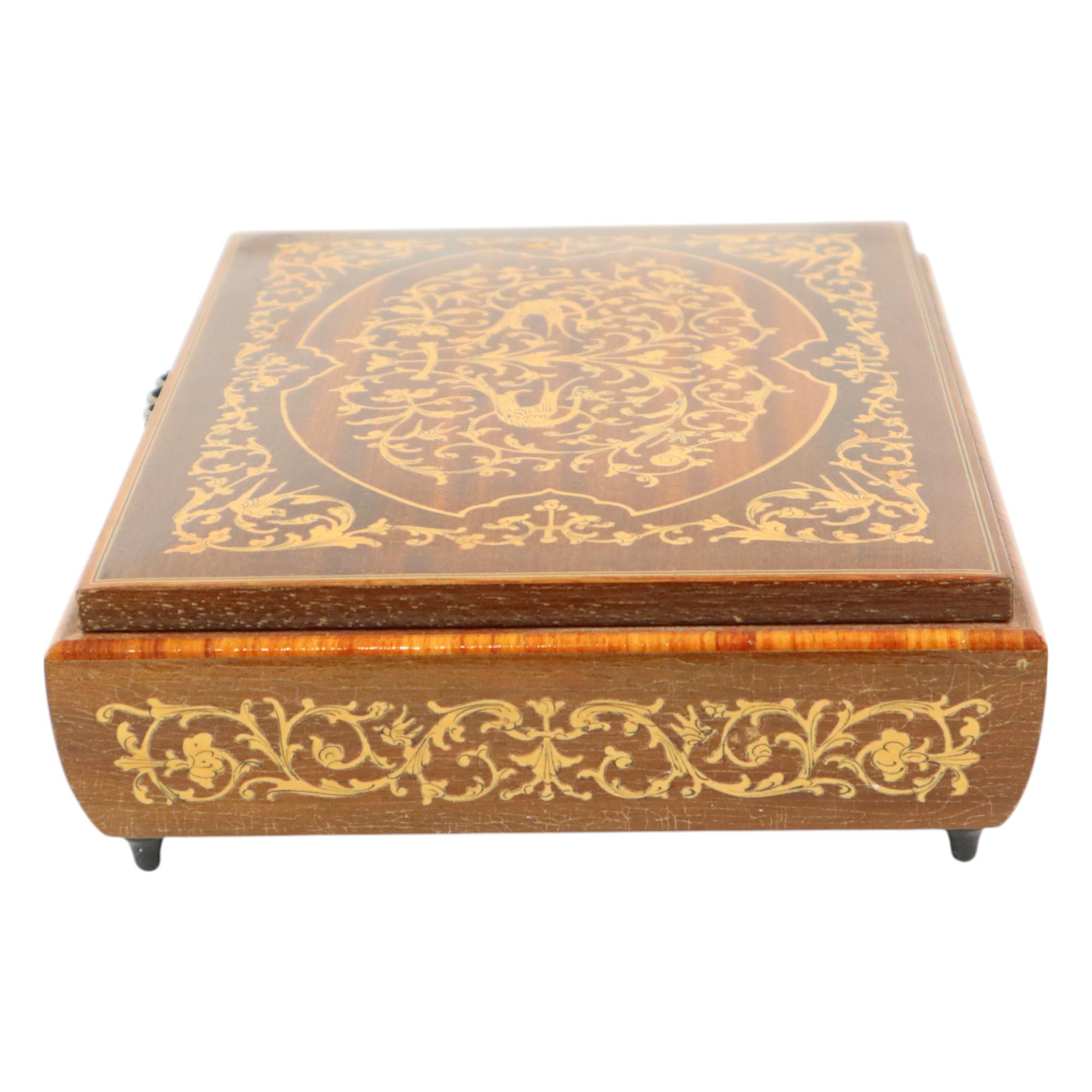 Joyero Grande Joyas Incrustaciones Sorrento Italia 30cm finales del siglo XX en venta