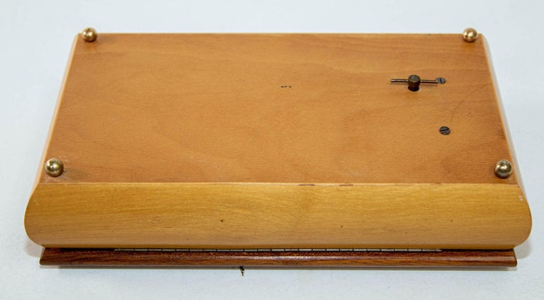 ANCIENNE BOITE A Musique Coffret A Bijoux Laquee Noir Avec Danseuse