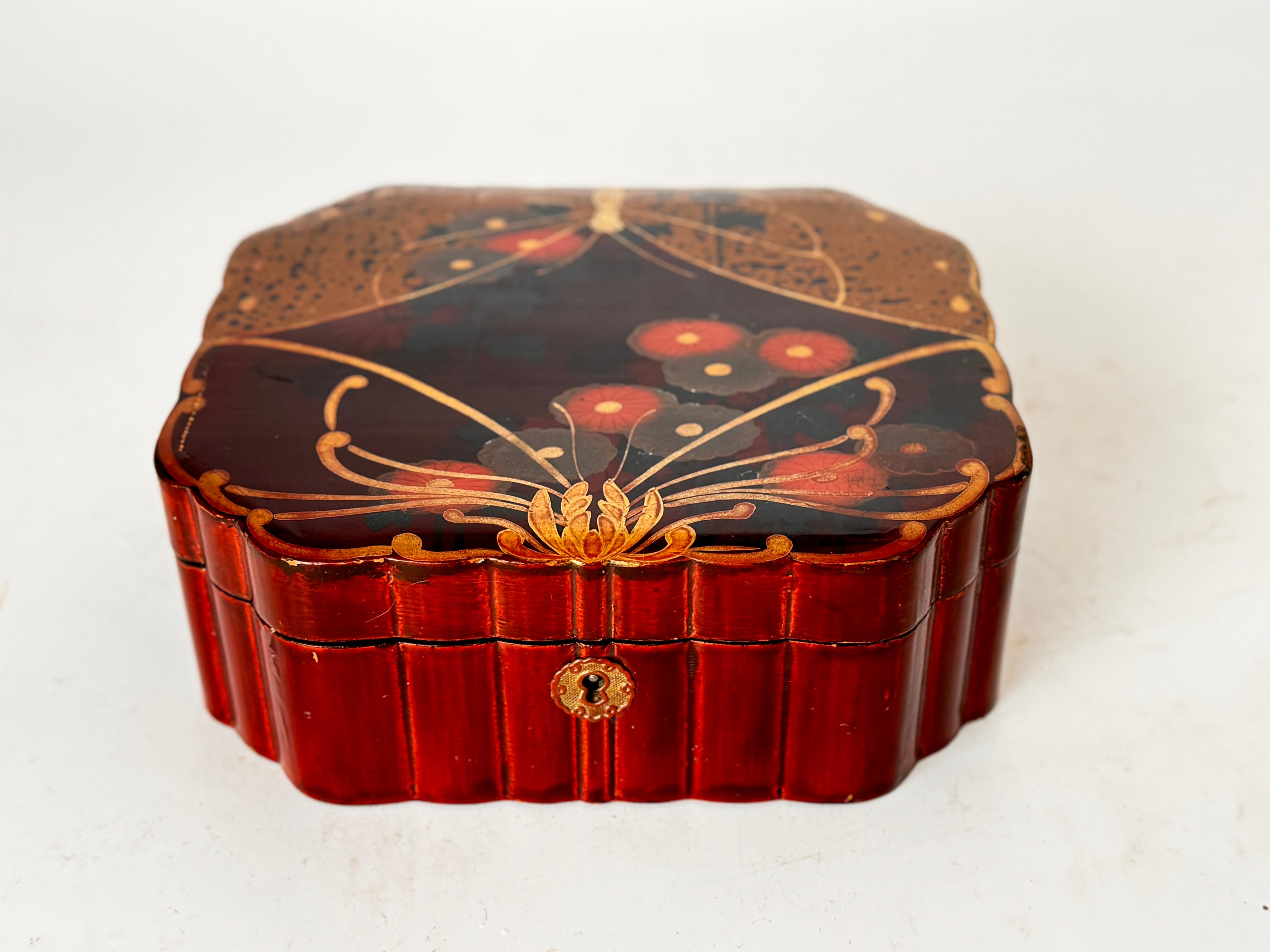 Großer Schmuck  oder Dekorative Box Brown  Rote Farben Farbe Japan 19. im Angebot 3