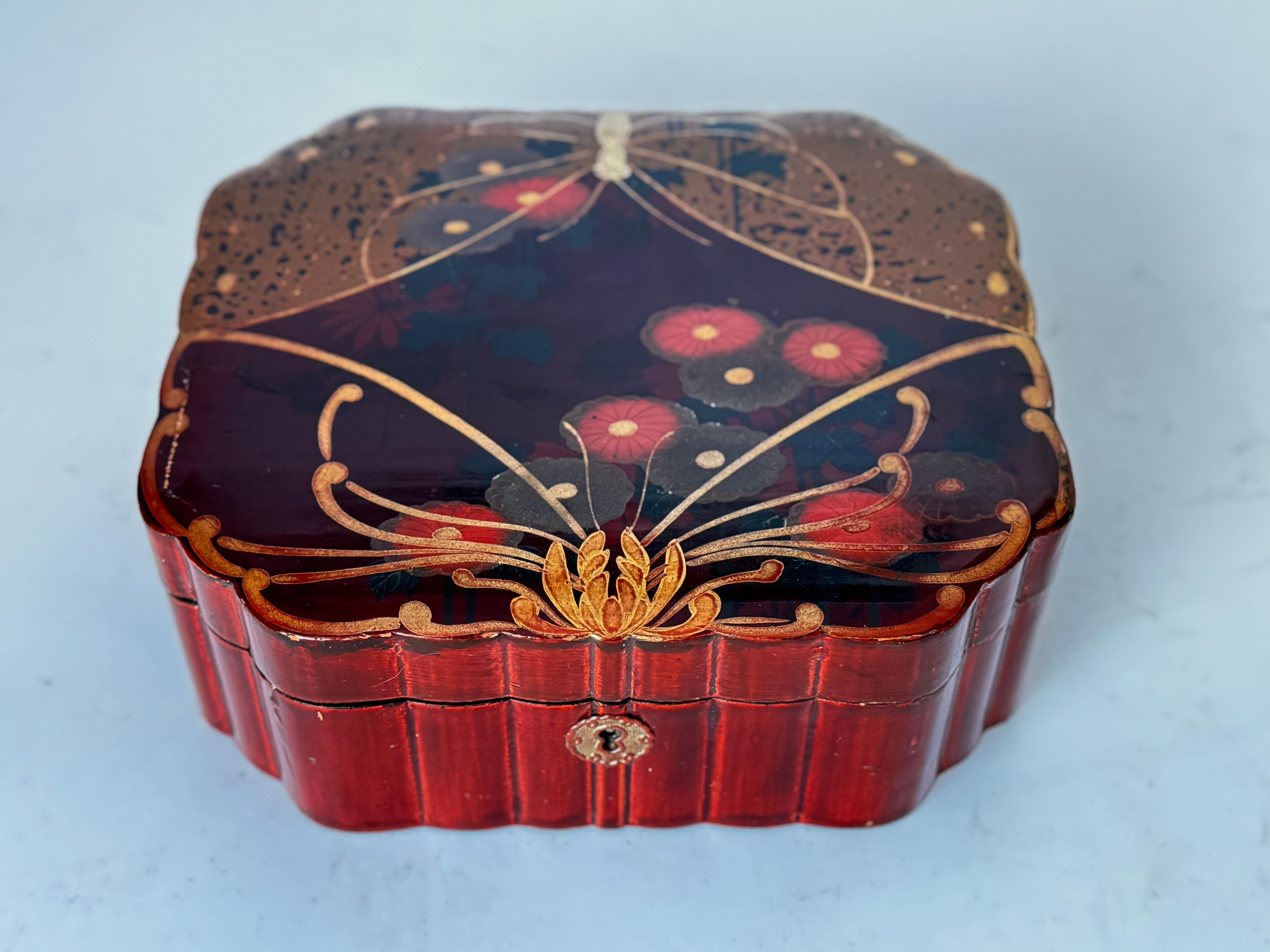 Großer Schmuck  oder Dekorative Box Brown  Rote Farben Farbe Japan 19. im Angebot 4