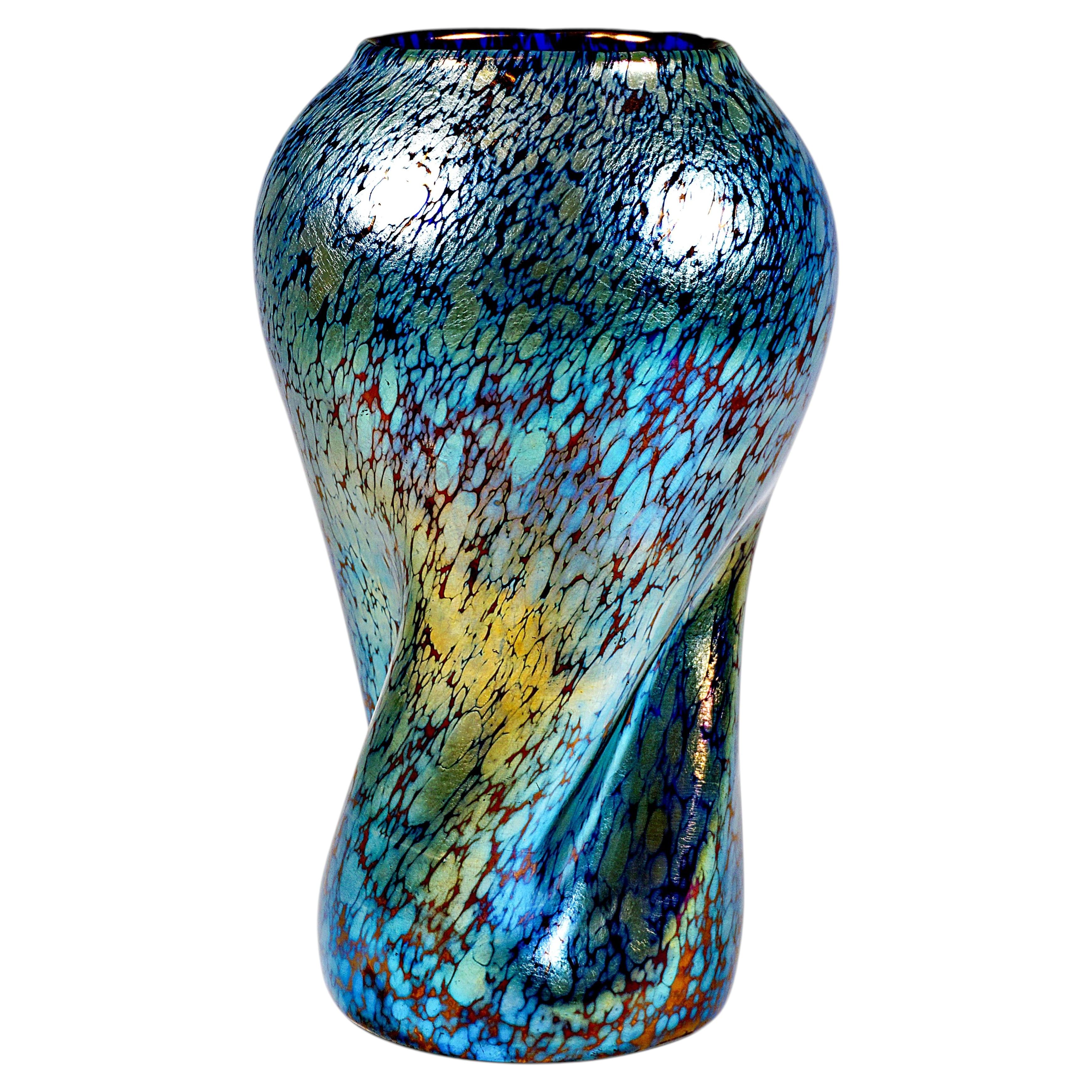 Grande vaso Art Nouveau di Johann Lötz Witwe, decorazione “Papillon” in cobalto, 1900 CIRCA