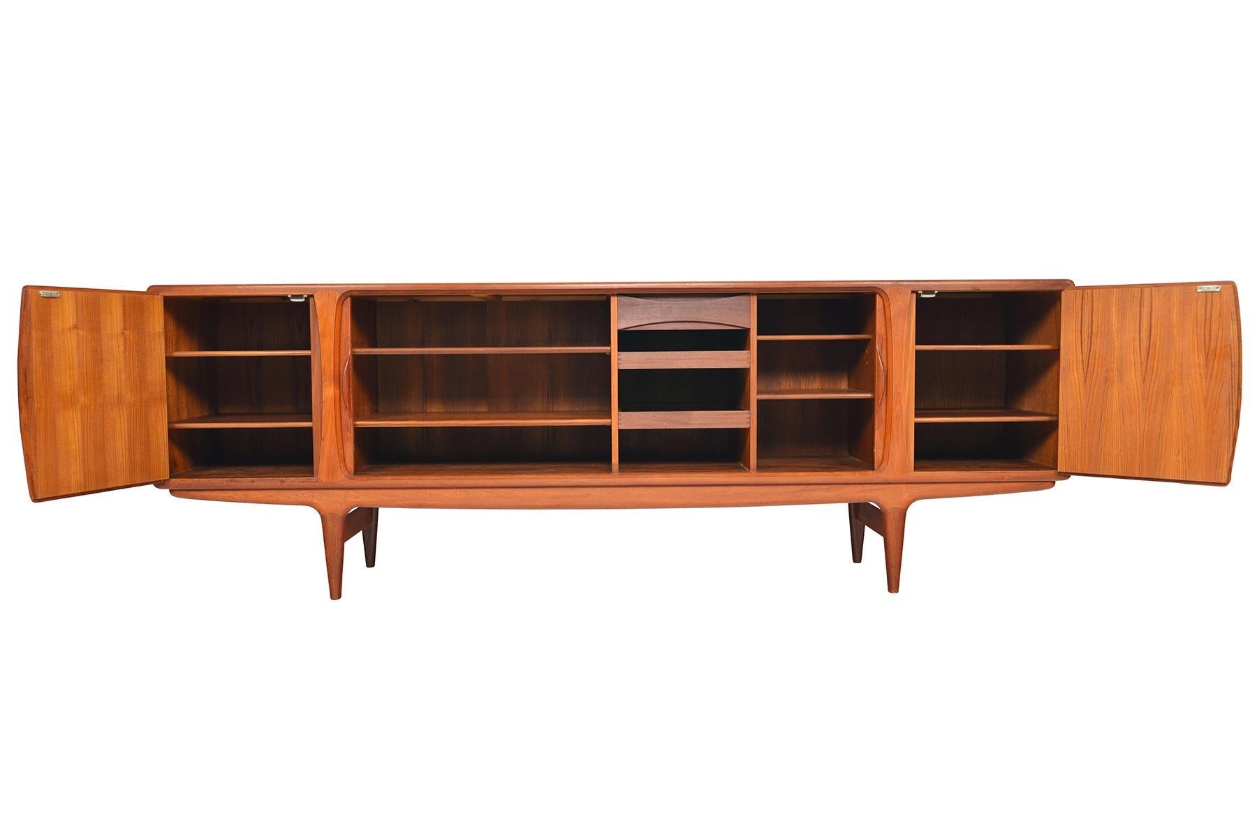 johannes andersen credenza