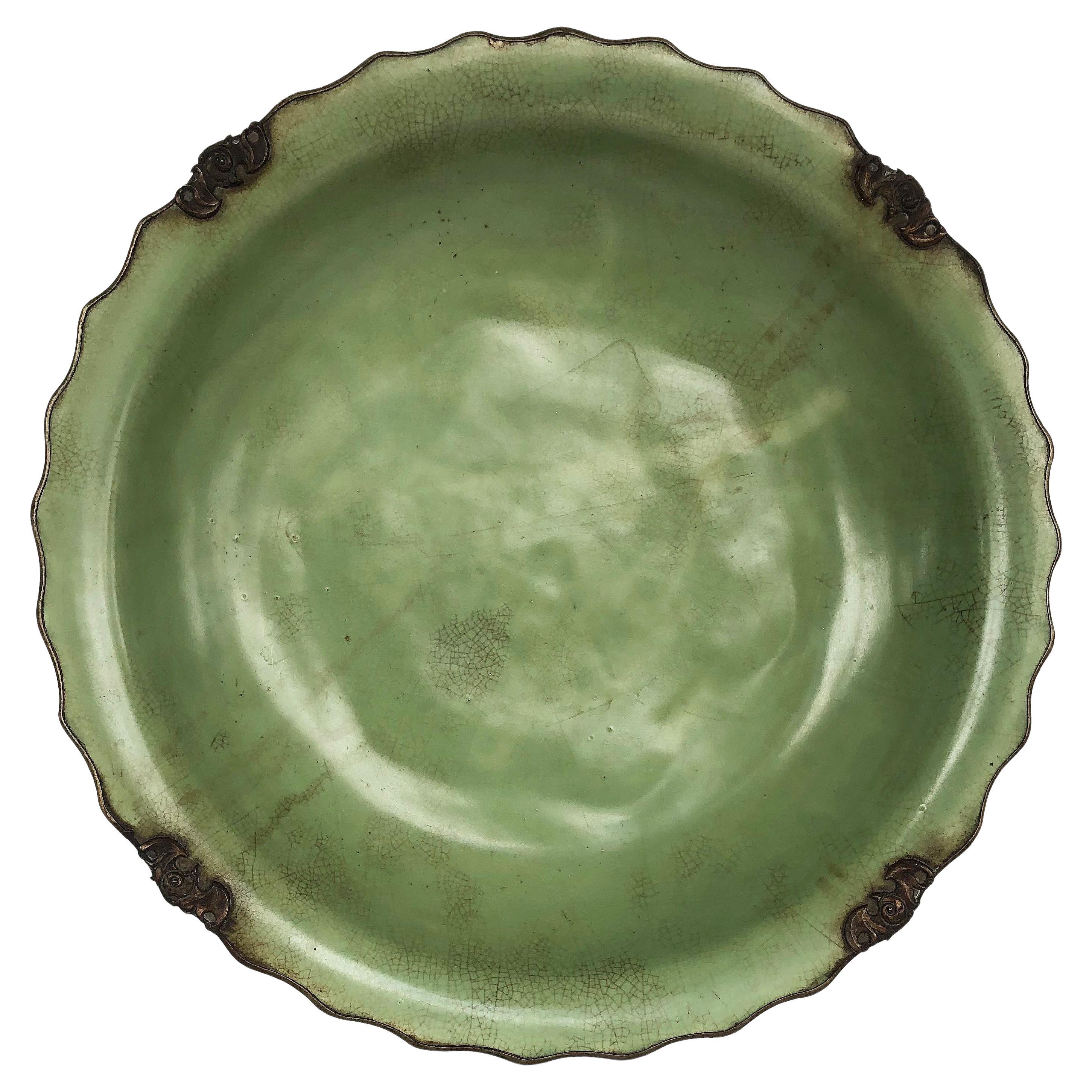 Grand bol de centre de table en céramique John Richard en porcelaine avec glaçure craquelée en vente