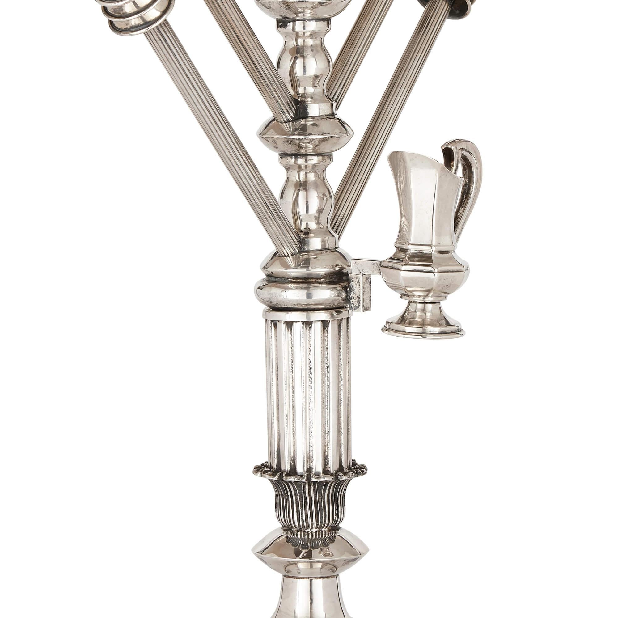 Large Judaica Hanukkah Menorah in Sterling Silver In Good Condition For Sale In London, GB