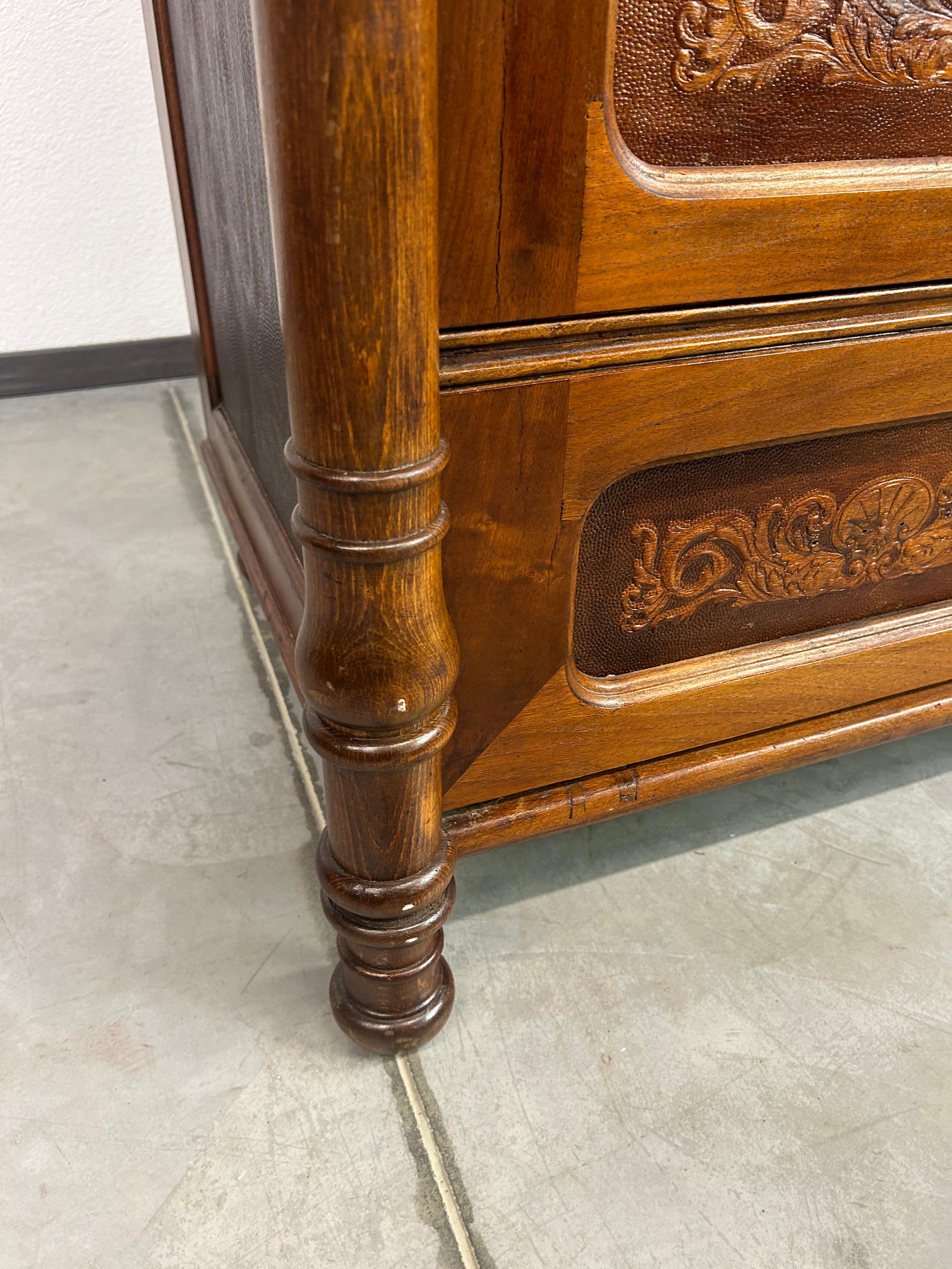 Grande garde-robe jugendstil de J&J Kohn 1