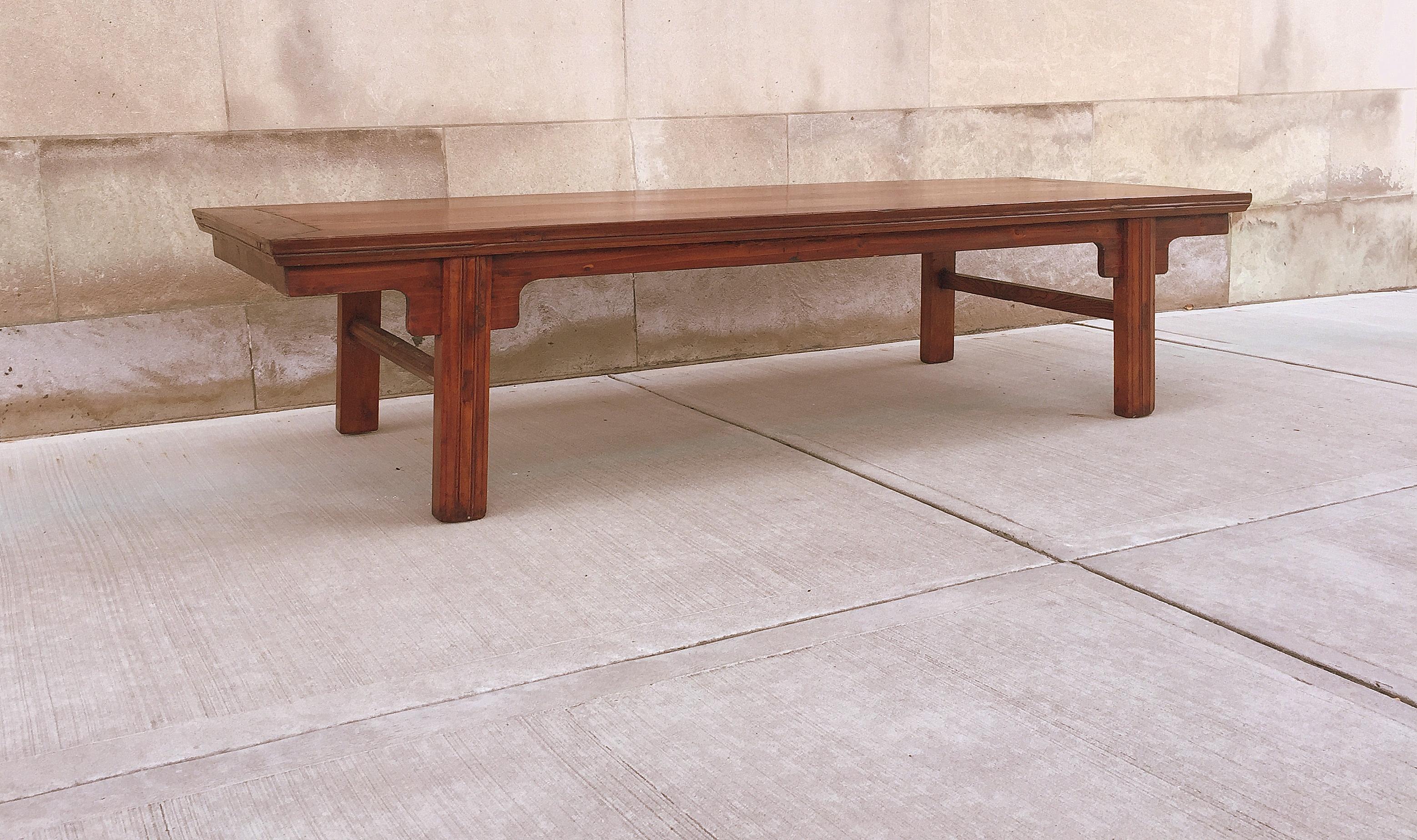Großer niedriger Tisch aus Jumu-Holz im Angebot 3