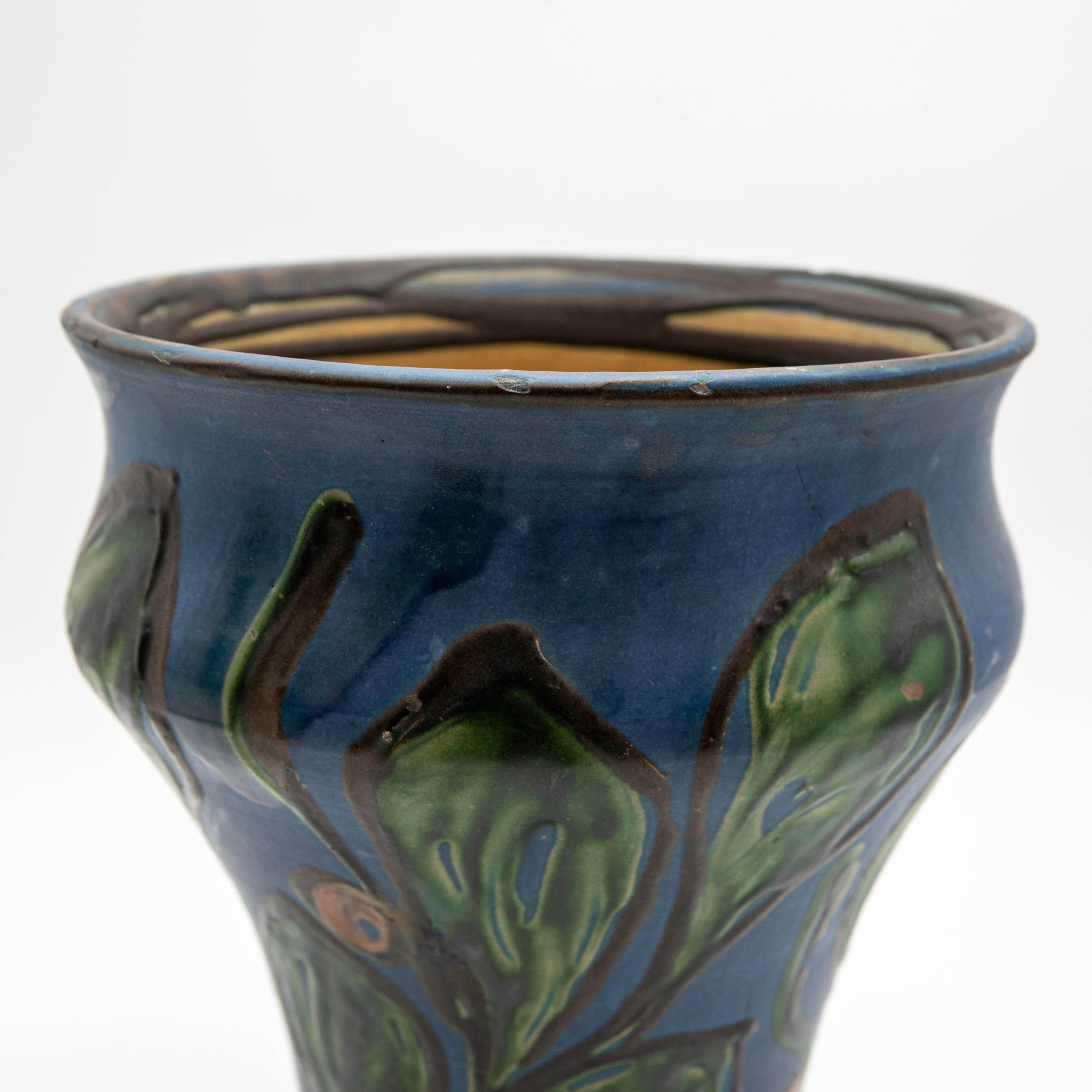 Smaltato Grande vaso in ceramica Kähler con decorazione in corno di mucca, firmato HAK in vendita