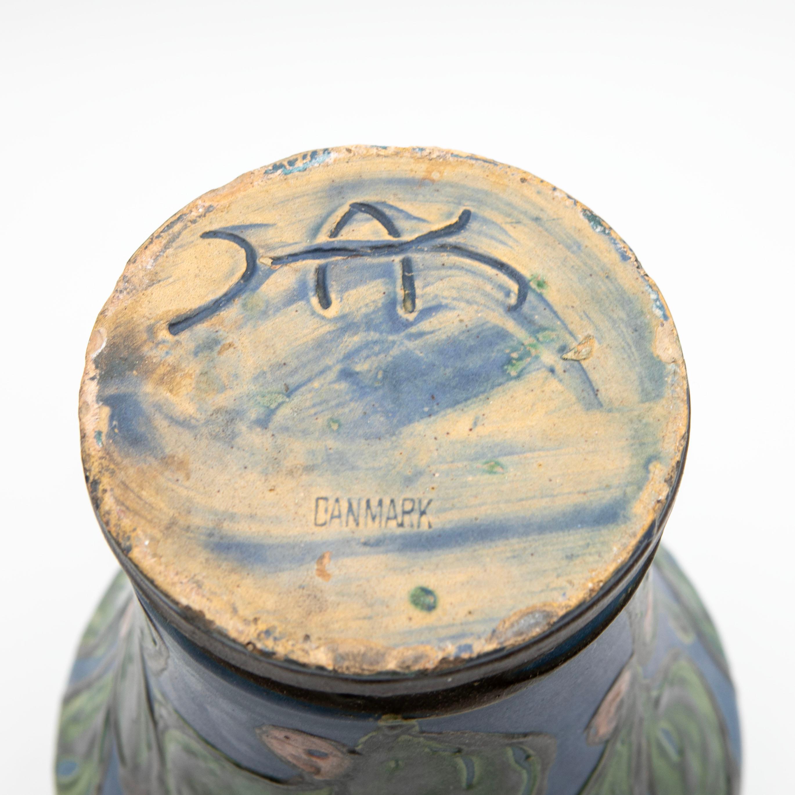Ceramica Grande vaso in ceramica Kähler con decorazione in corno di mucca, firmato HAK in vendita