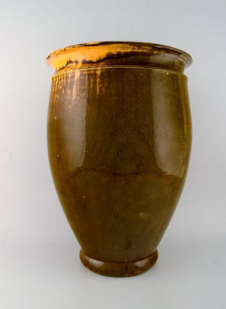 Large Kähler, Denmark, Svend Hammershøi, glazed floor vase in stoneware.
In perfect condition.
Beautiful uranium yellow glaze.
Stamped.
Measures: 45 x 30 cm.