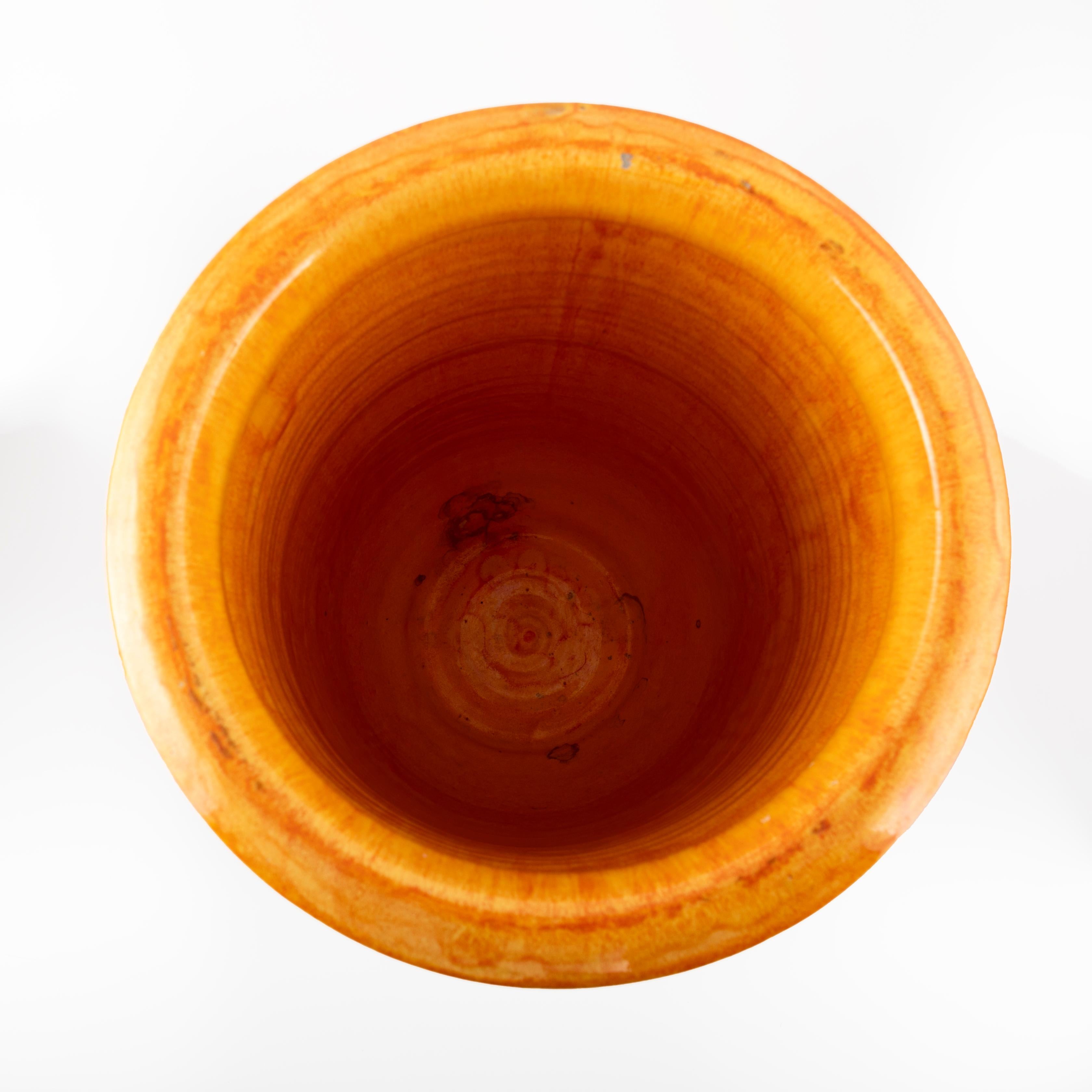 20ième siècle Grand vase Kähler en grès émaillé orange en vente