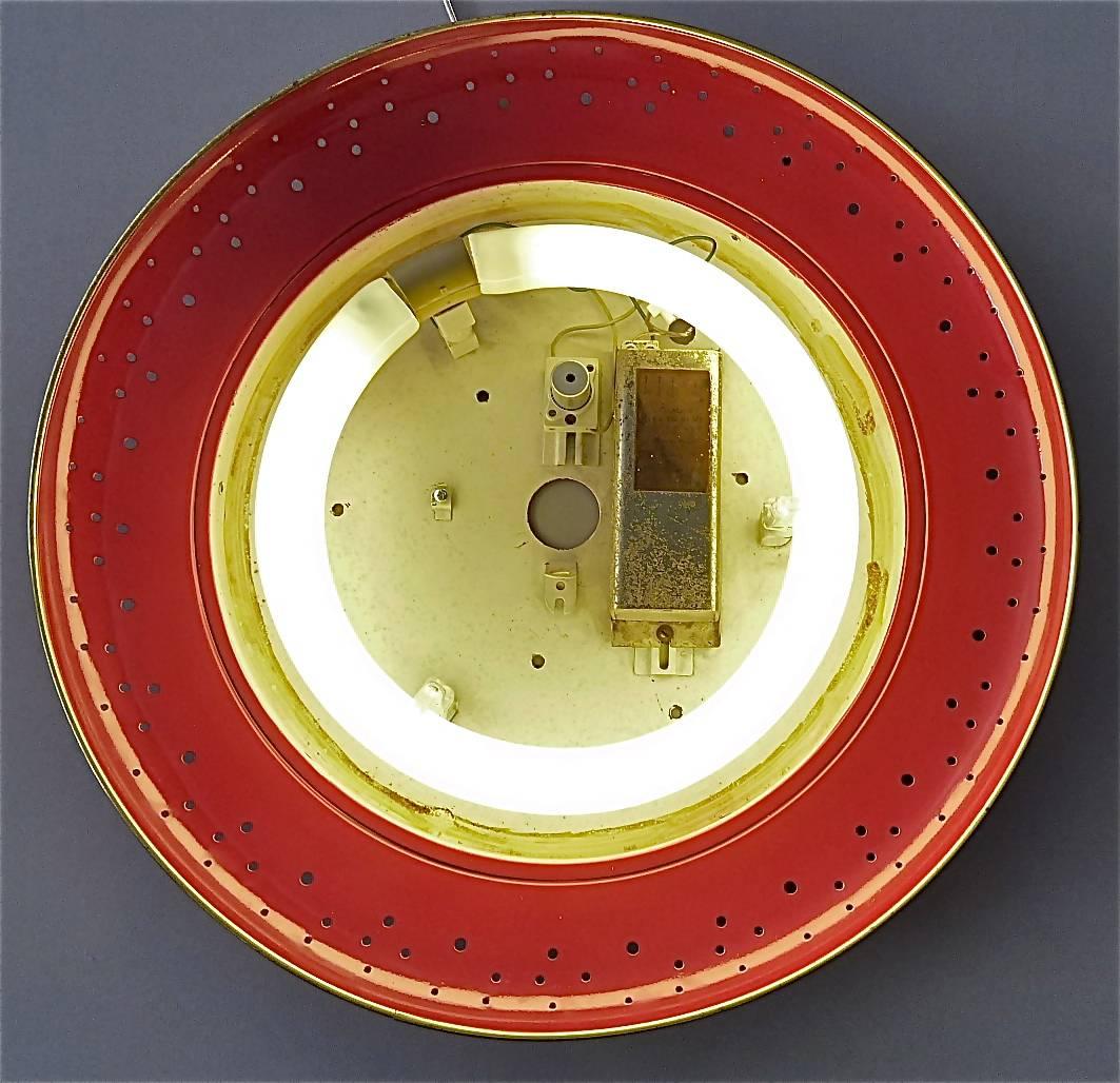 Große Einbaubeleuchtung Kaiser Stilnovo Sarfatti-Lampe, rot, perforiertes Messing, weißes Glas 7