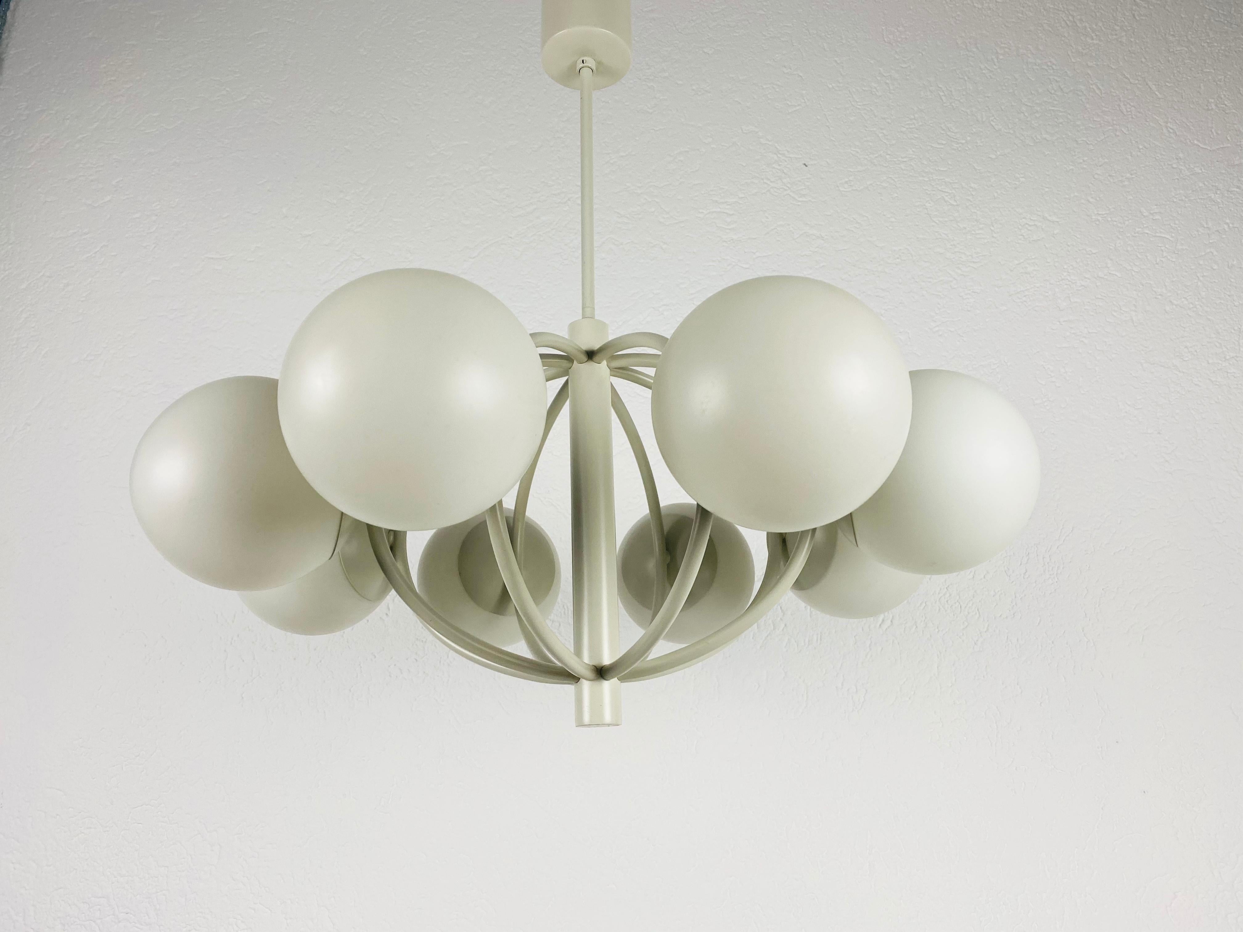 Mid-Century Modern Large Kaiser Midcentury White 8-Arm Space Age Chandelier, 1960s, Germany For Sale
