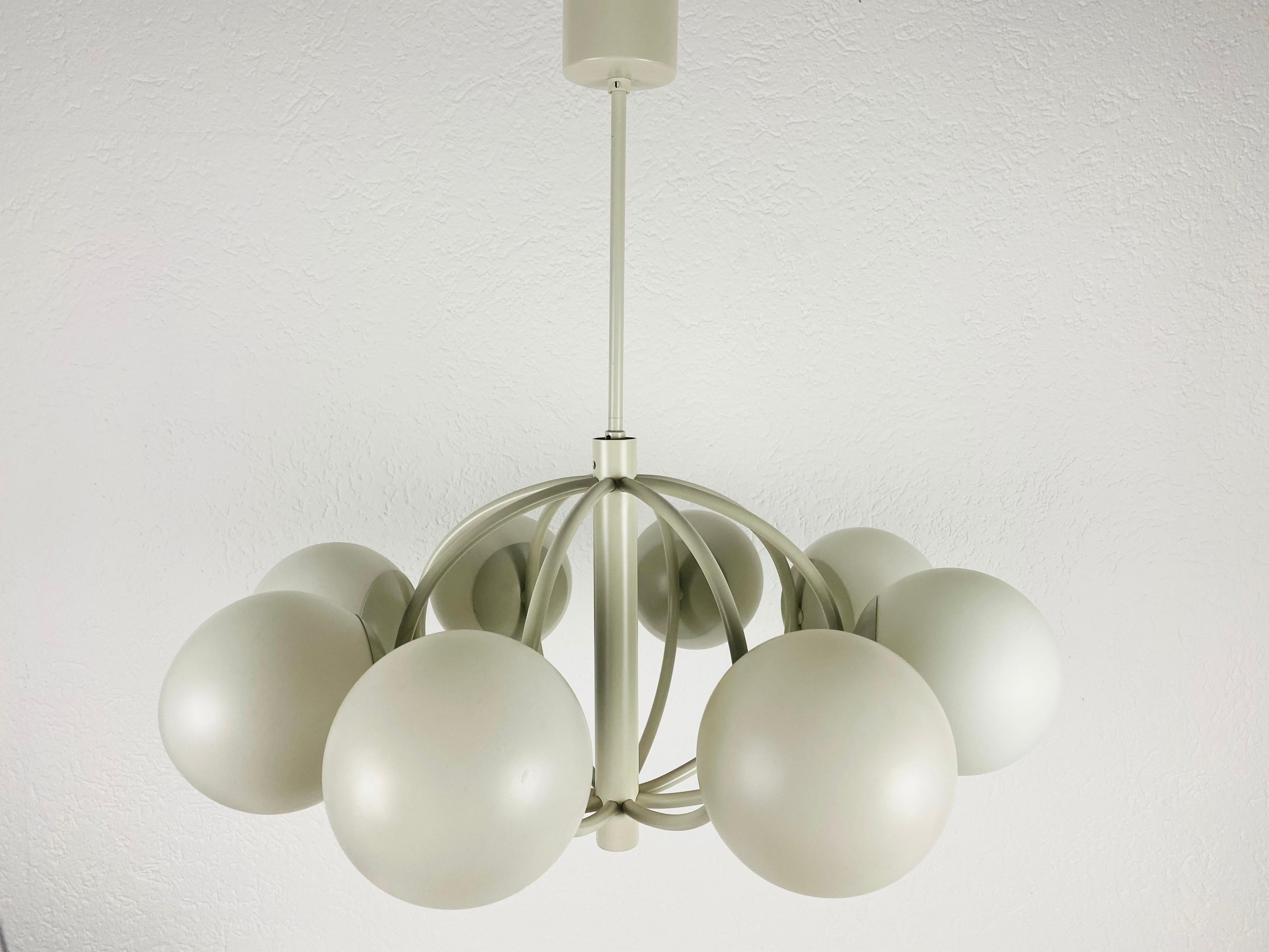 Mid-20th Century Large Kaiser Midcentury White 8-Arm Space Age Chandelier, 1960s, Germany For Sale