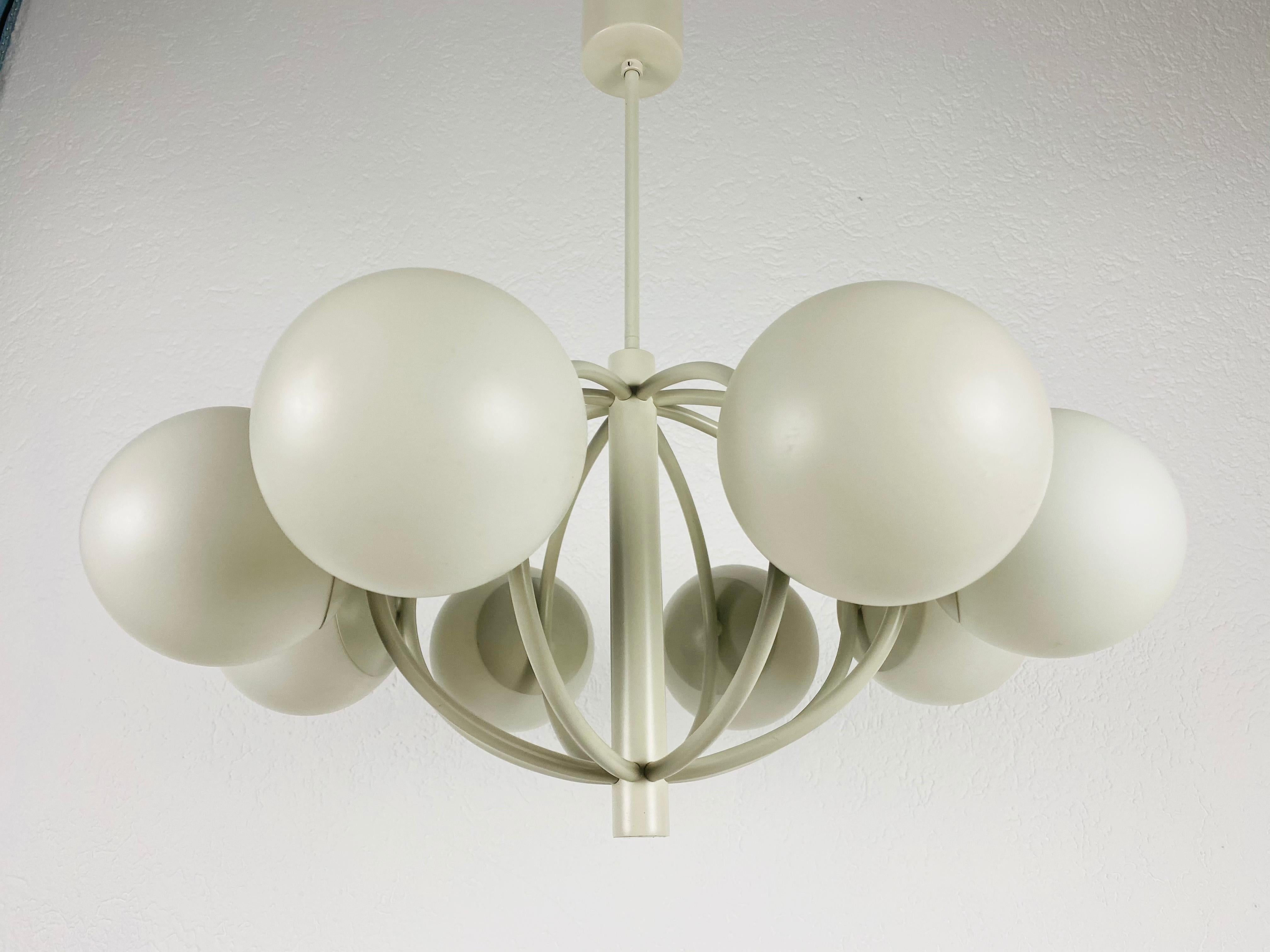 Large Kaiser Midcentury White 8-Arm Space Age Chandelier, 1960s, Germany For Sale 2