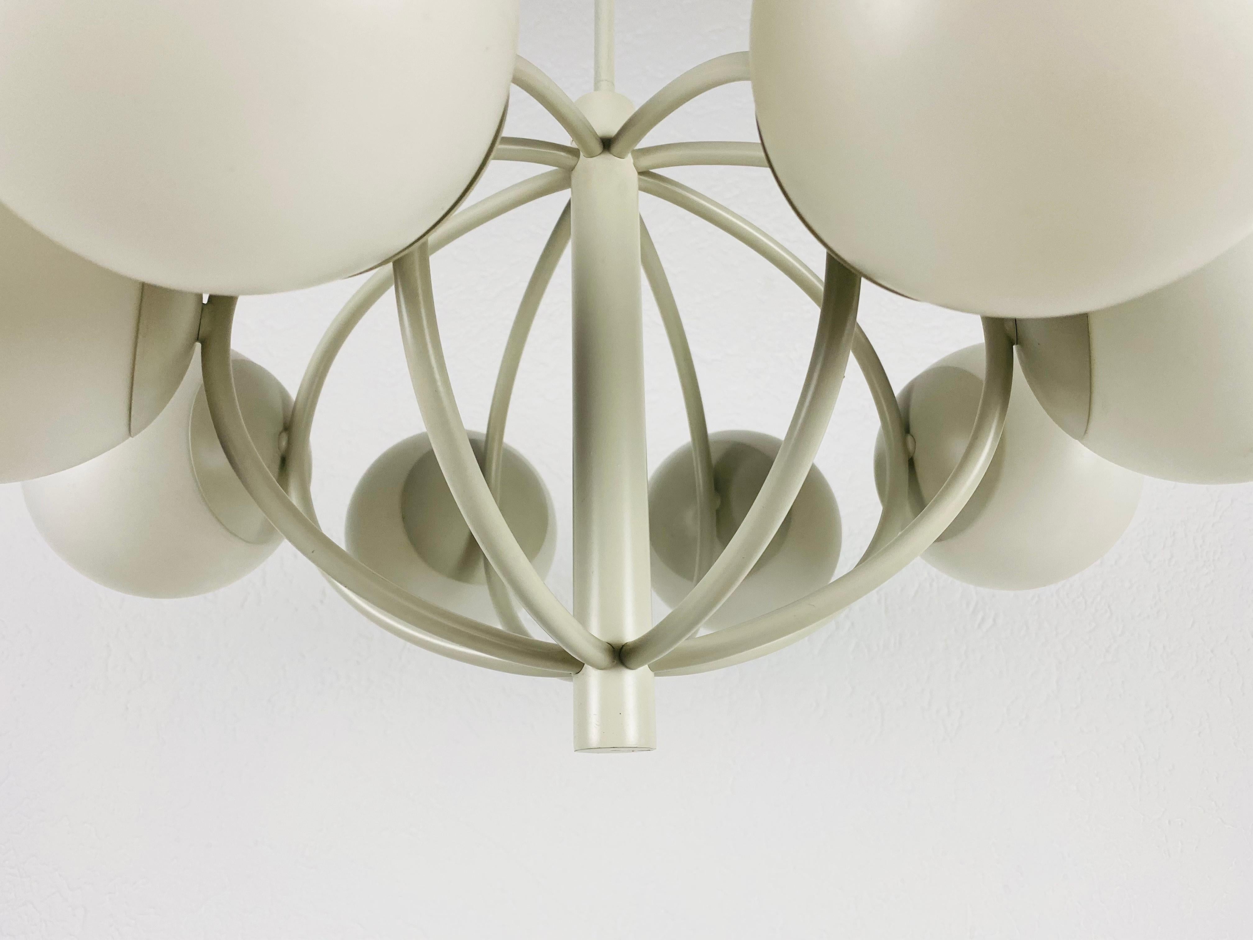 Large Kaiser Midcentury White 8-Arm Space Age Chandelier, 1960s, Germany For Sale 3