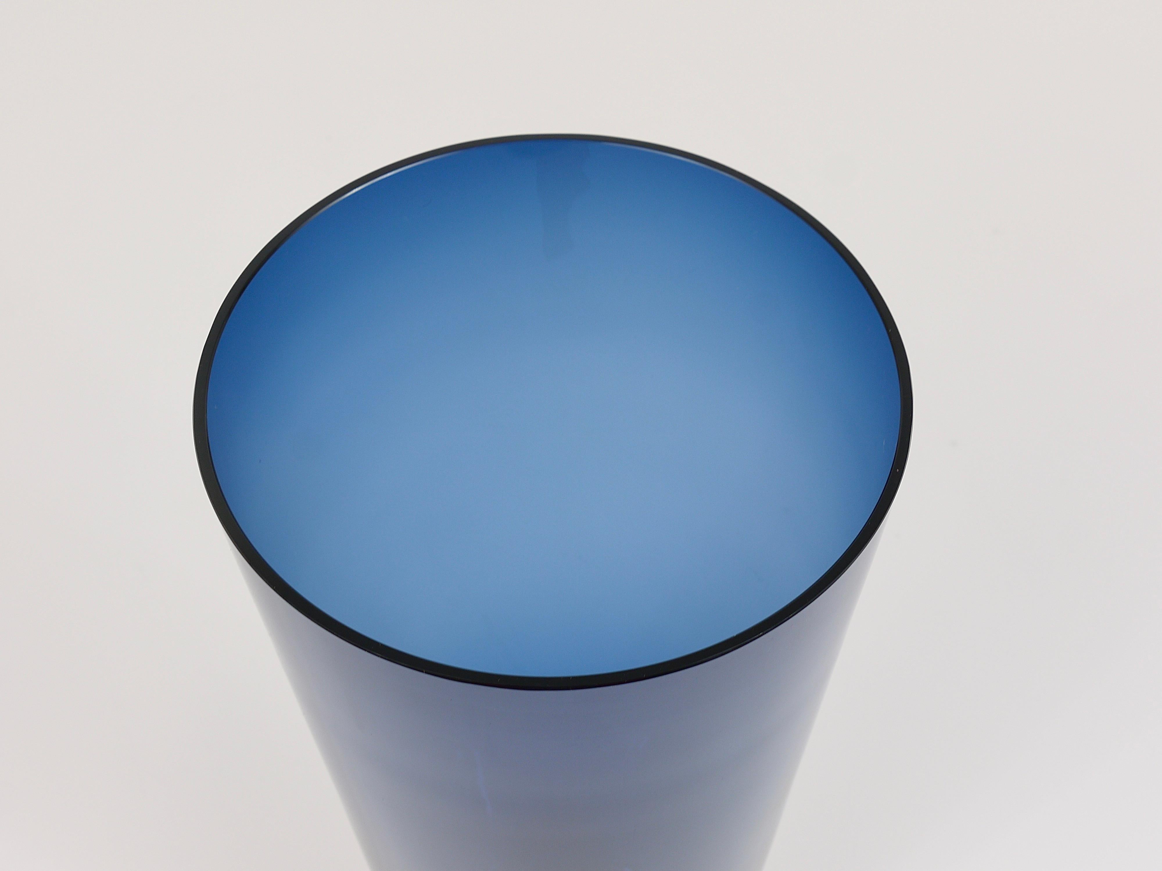 Large Kaj Franck Blue Midcentury Vase Kartio by Nuutajarvi Nottsjo Finland For Sale 2