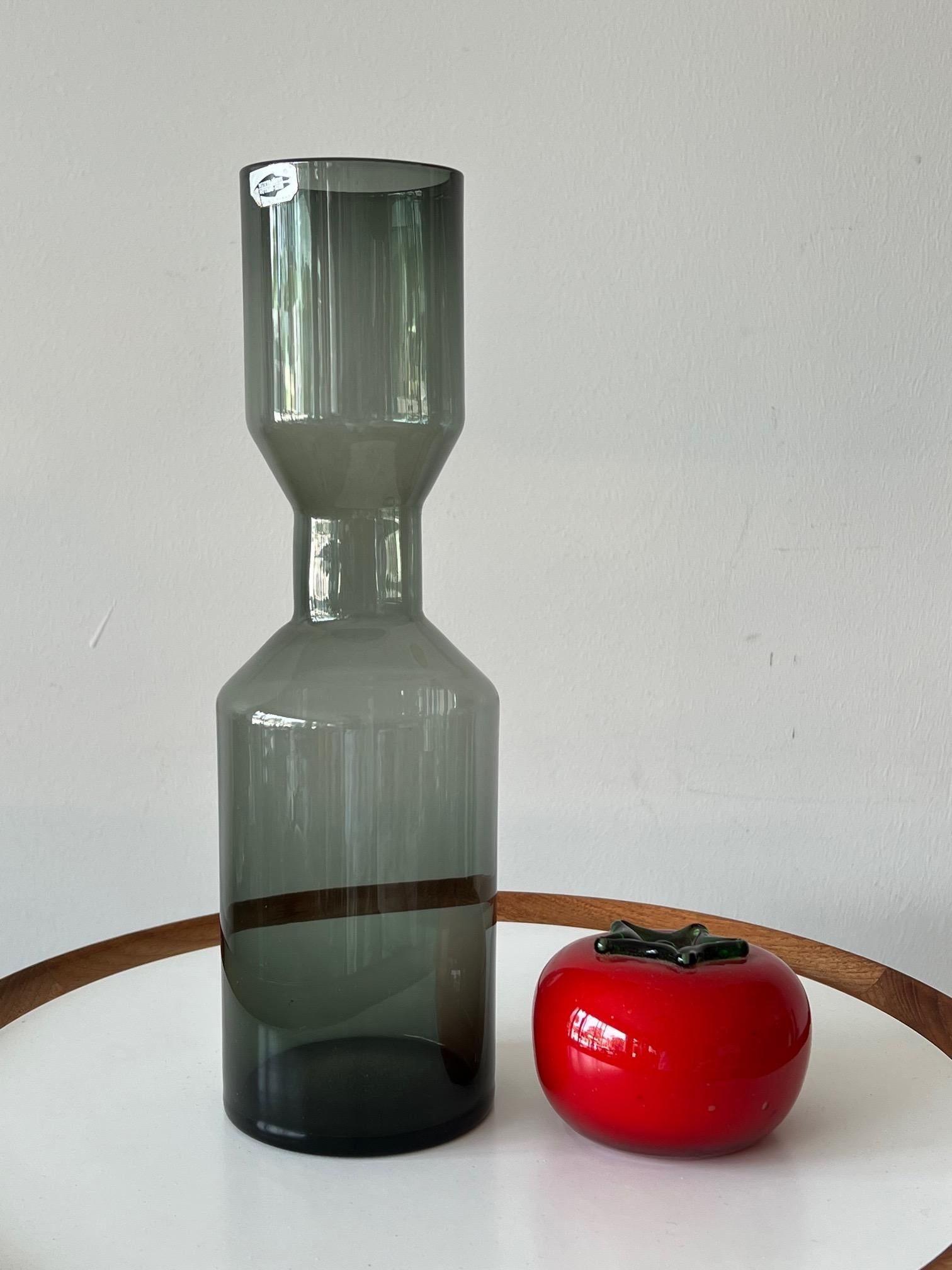 Mid-20th Century Large Kaj Franck Gray Midcentury Glass Vase Nuutajarvi Nottsjo Finland For Sale