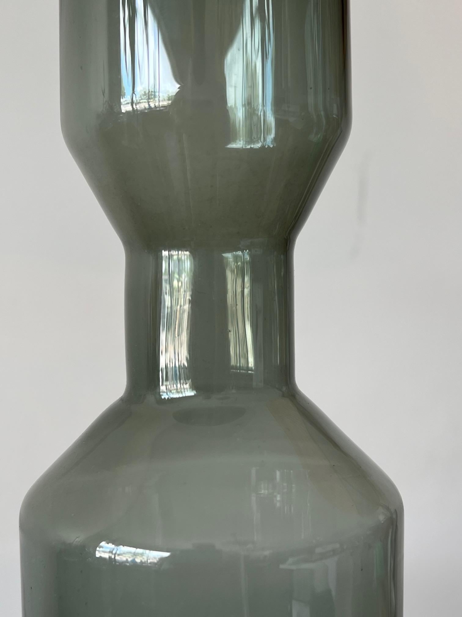 Large Kaj Franck Gray Midcentury Glass Vase Nuutajarvi Nottsjo Finland For Sale 1