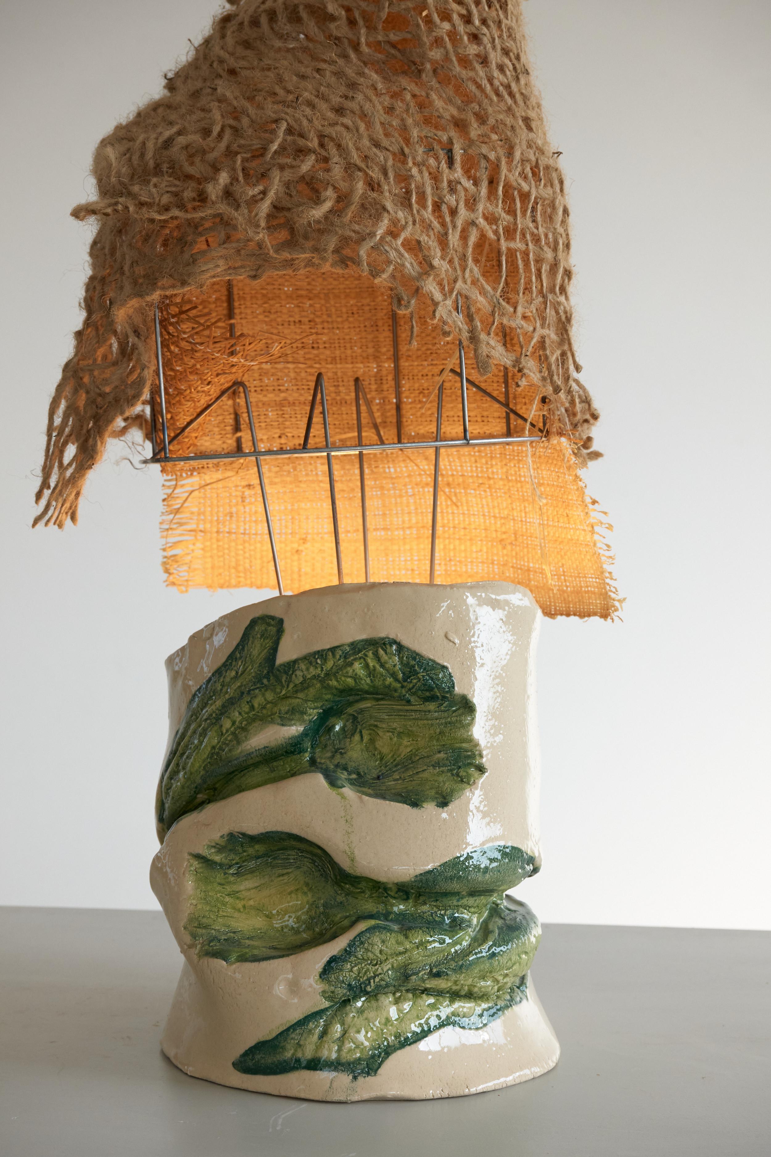 Große Kale vegetable Fossil-Lampe, natürlich, handgefertigt, innen oder außen im Zustand „Neu“ im Angebot in New York, NY