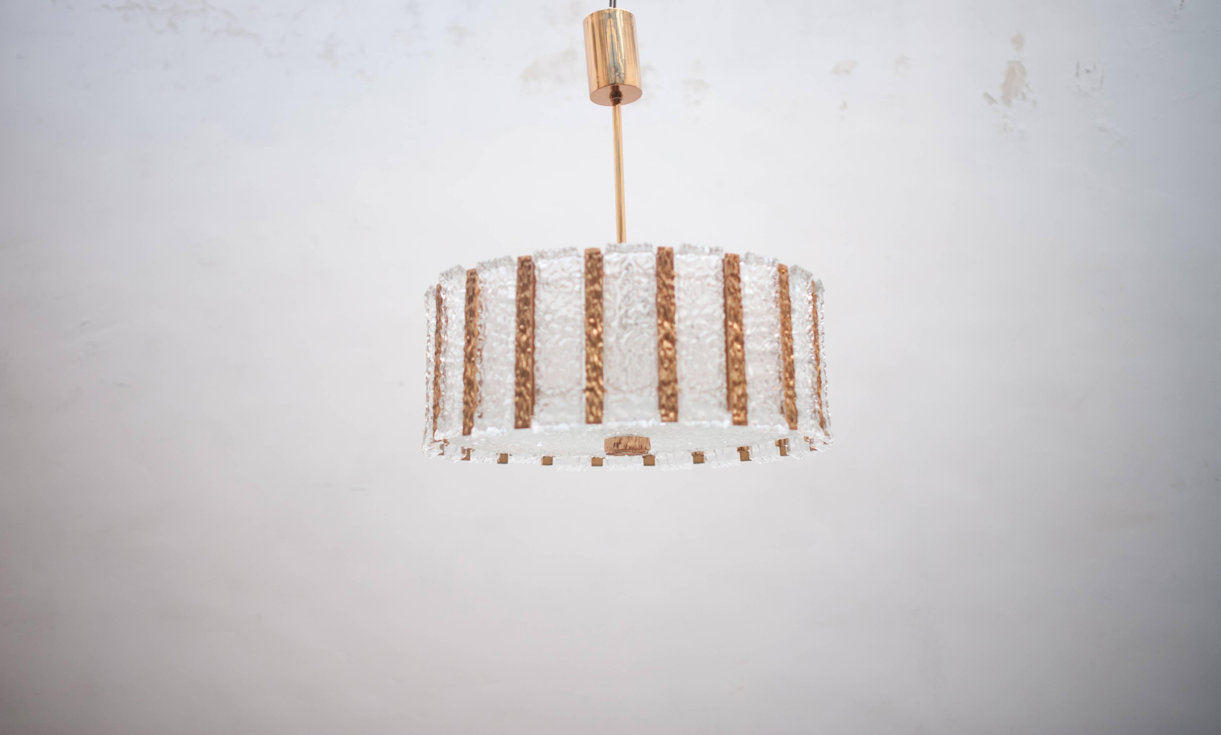 Mid-Century Modern Large Kalmar Ice Glass and Brass Chandelier For Sale