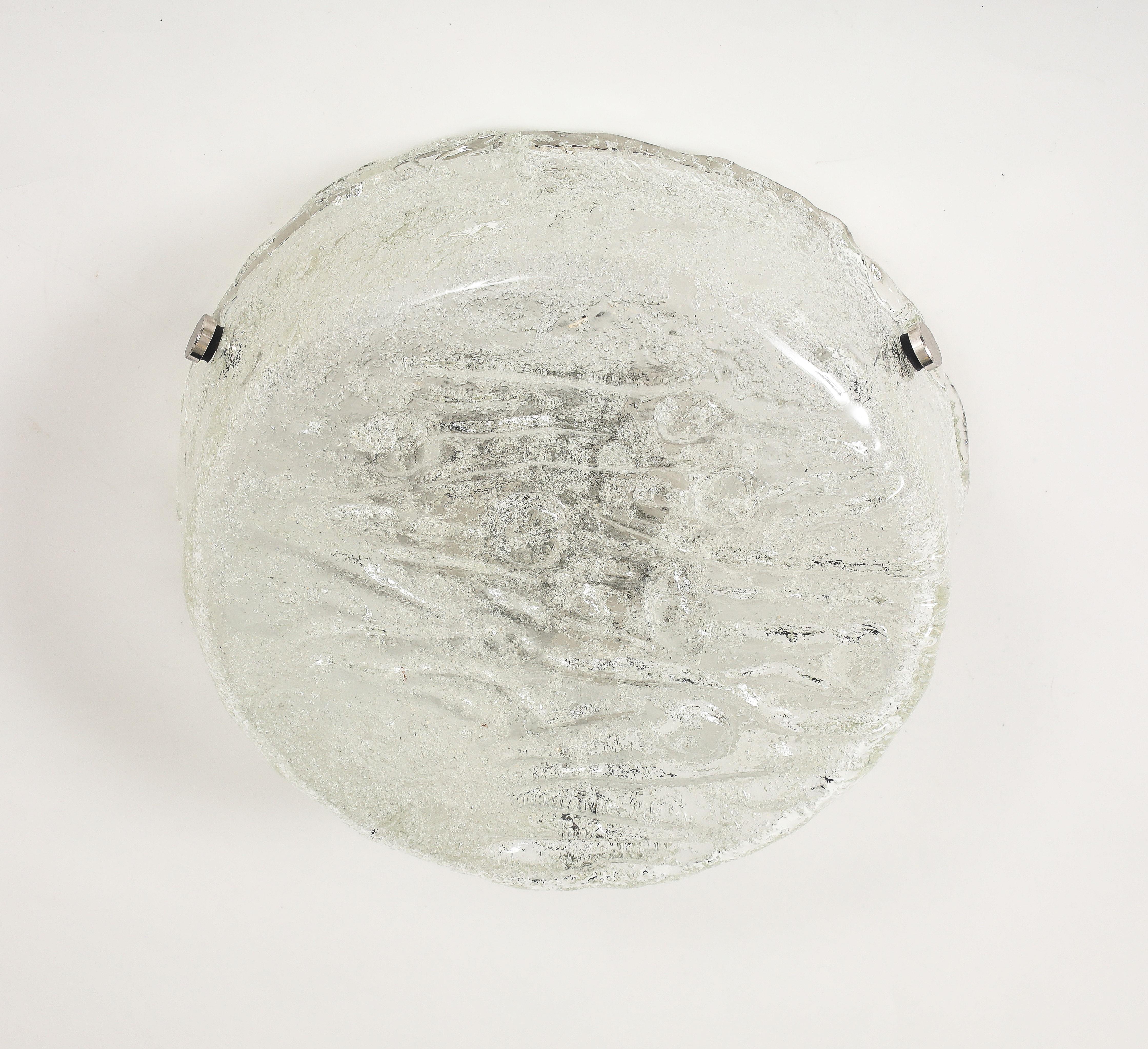 Allemand Grand lampadaire en verre Kalmar Ice en vente