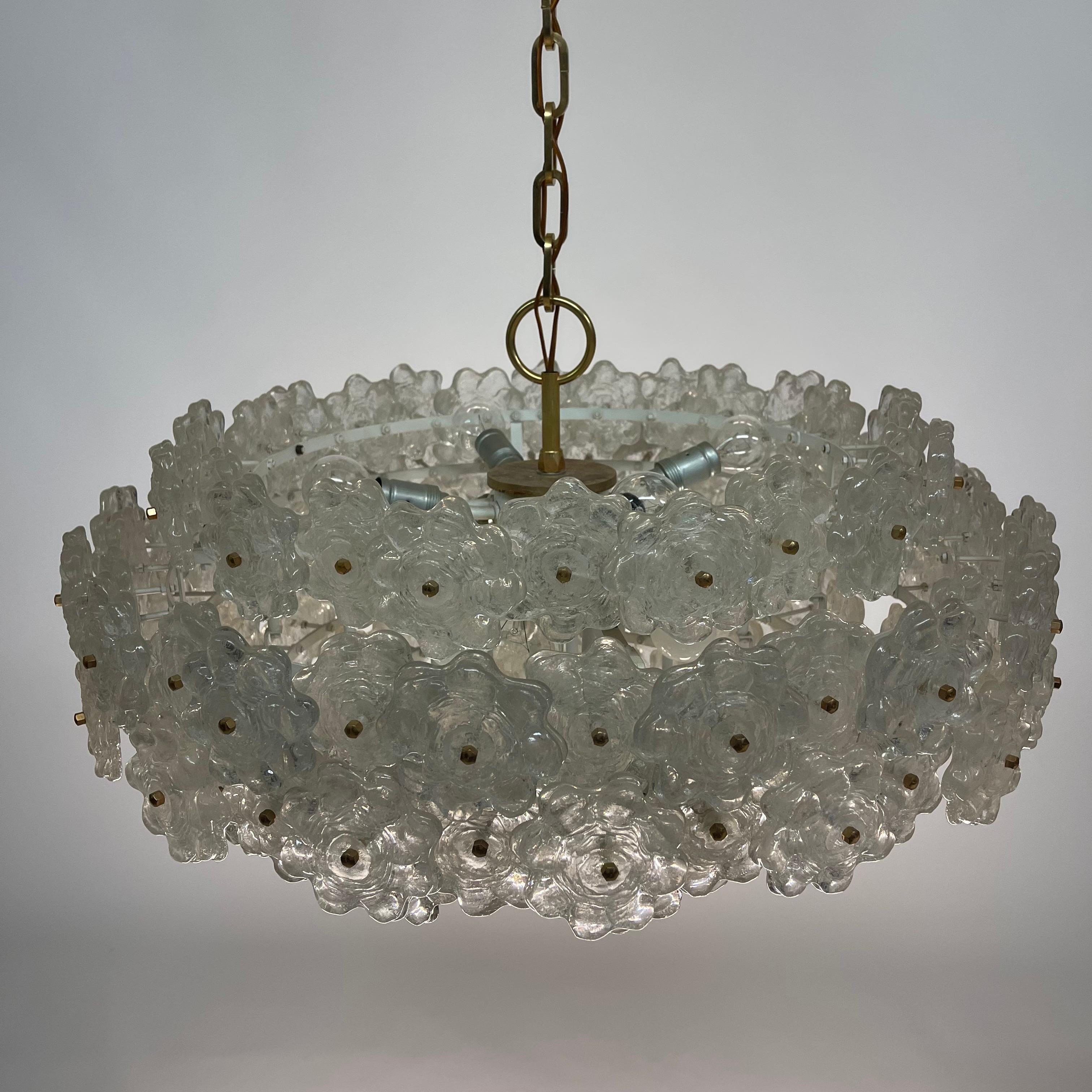 Austrian Large Kalmar Lucite Brass Chandelier 1970s For Sale