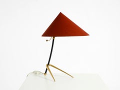 Grande lampada da tavolo Kalmar in stile Mid-Century Modern con base a treppiede in ottone e paralume in tessuto nuovo