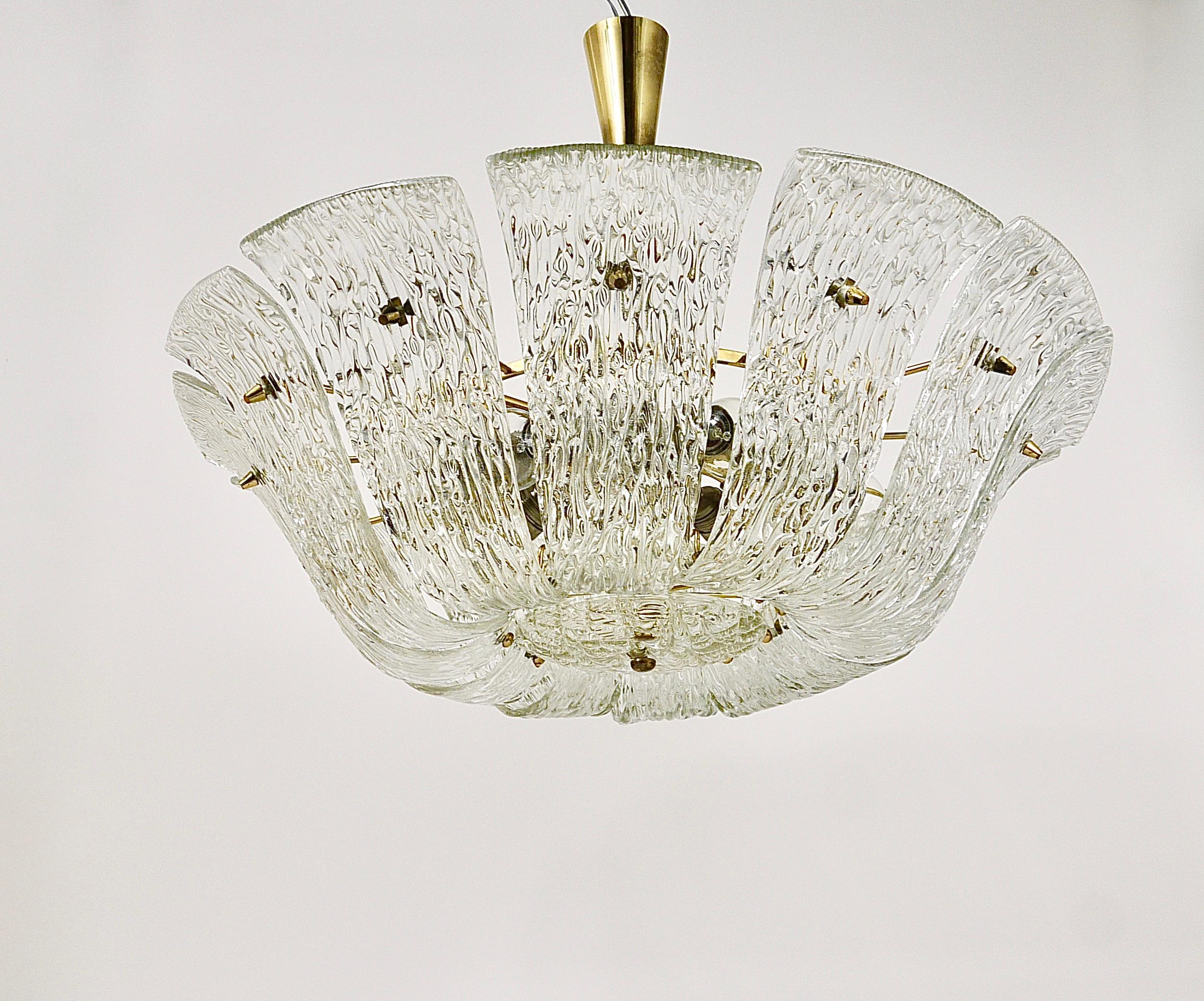 Large Kalmar Midcentury Curved Basket Chandelier, Brass & Textured Glass, 1950s 4