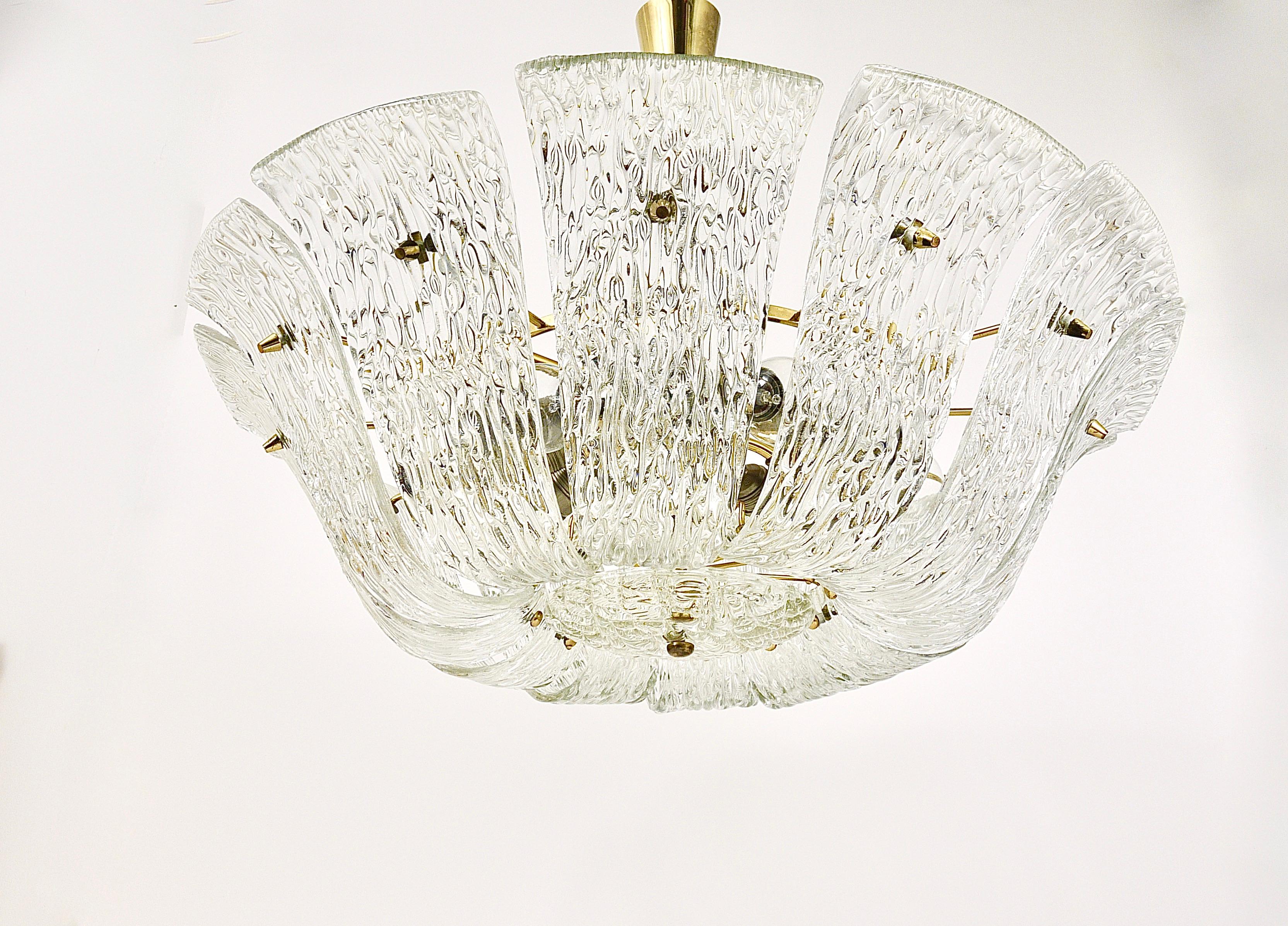 Large Kalmar Midcentury Curved Basket Chandelier, Brass & Textured Glass, 1950s 6