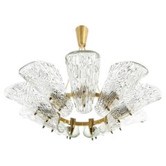 Lámpara de araña grande Kalmar, cristal con textura de latón, estilo de mediados de siglo, década de los 60