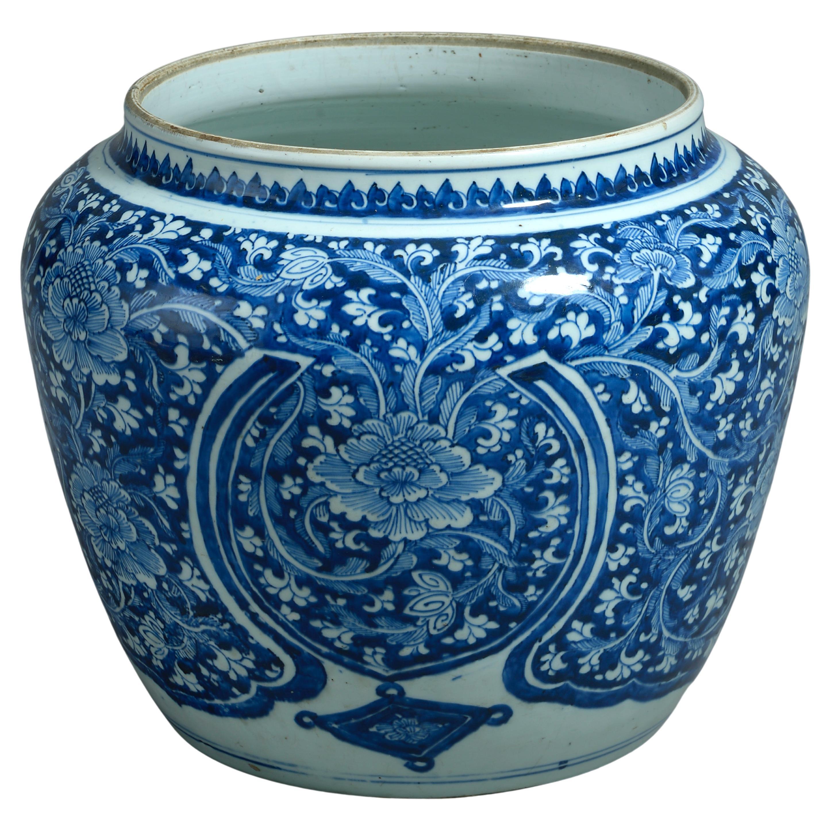 Grande jarre Kangxi bleue et blanche en vente