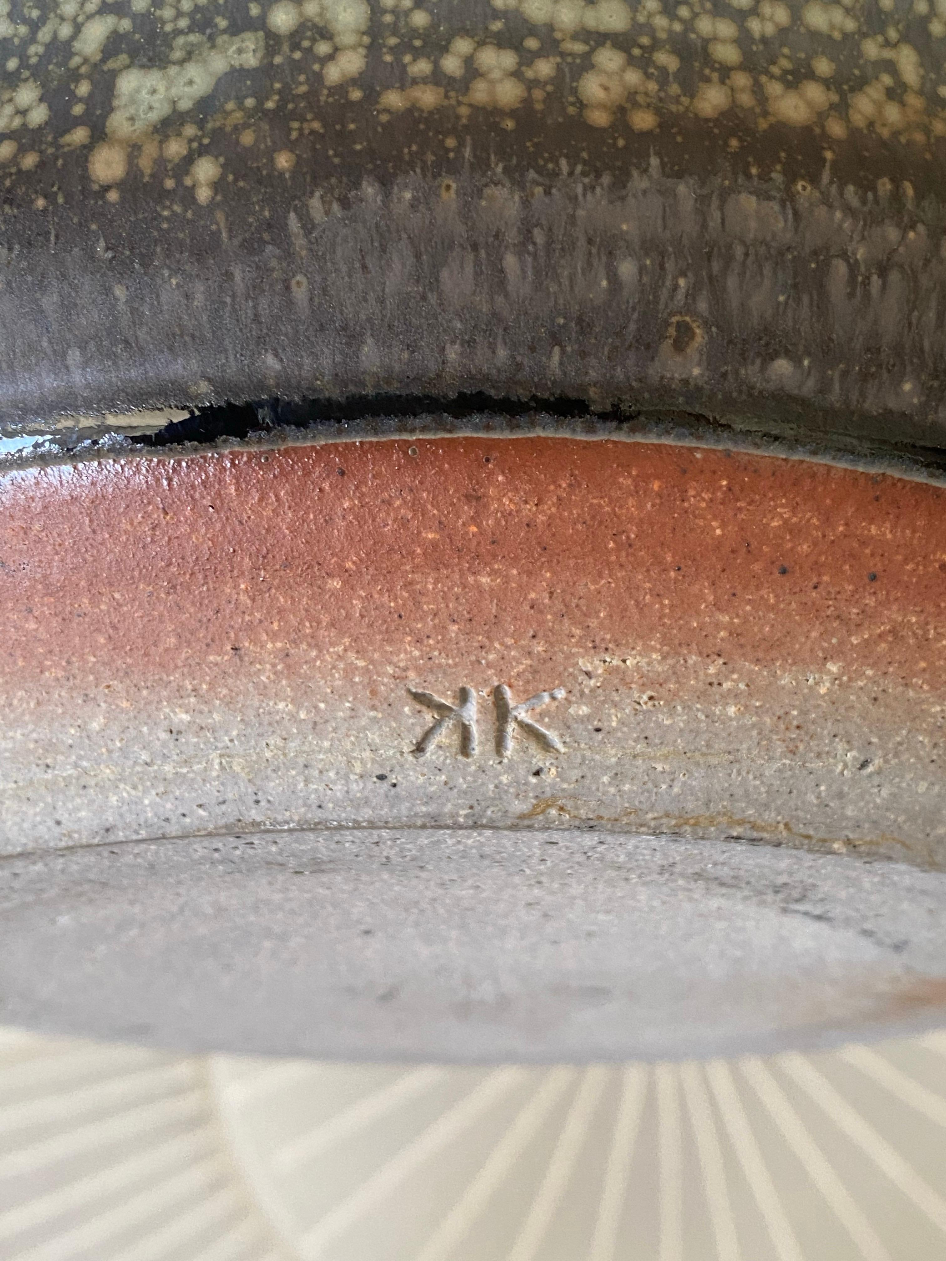 Tarro grande de cerámica de gres con tapa cortada y cocción de madera Karen Karnes en venta 4