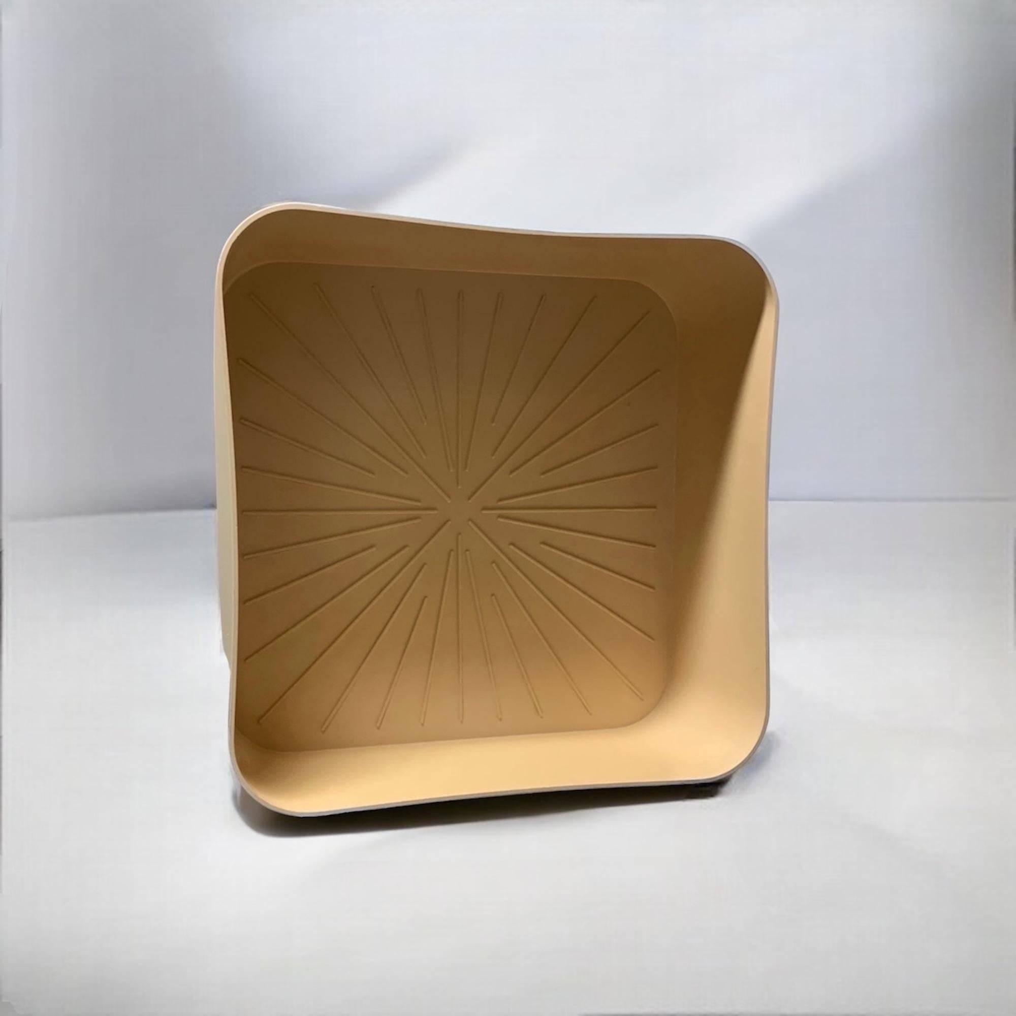 Large Kartell Planter Container 4682  from Anna Castelli, 1960s For Sale 4